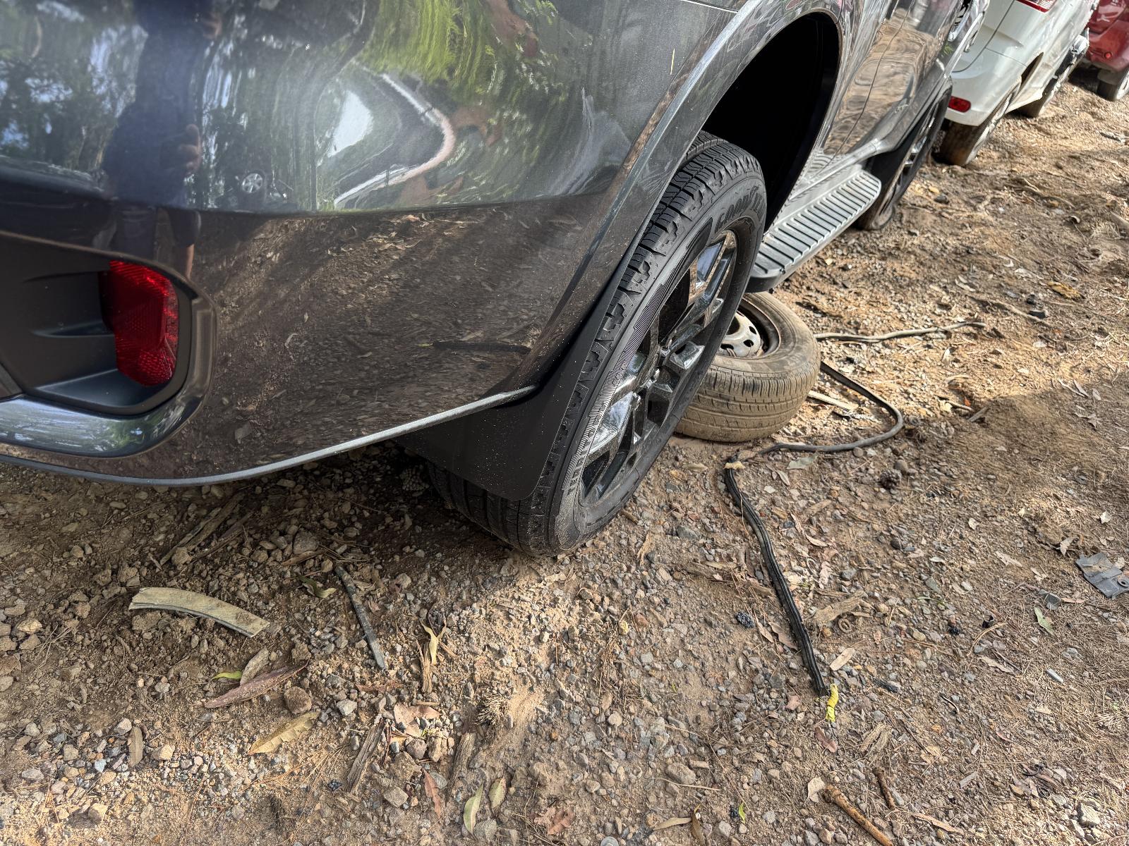 View FORD EVEREST 2024 5 Door Station Wagon Breaking