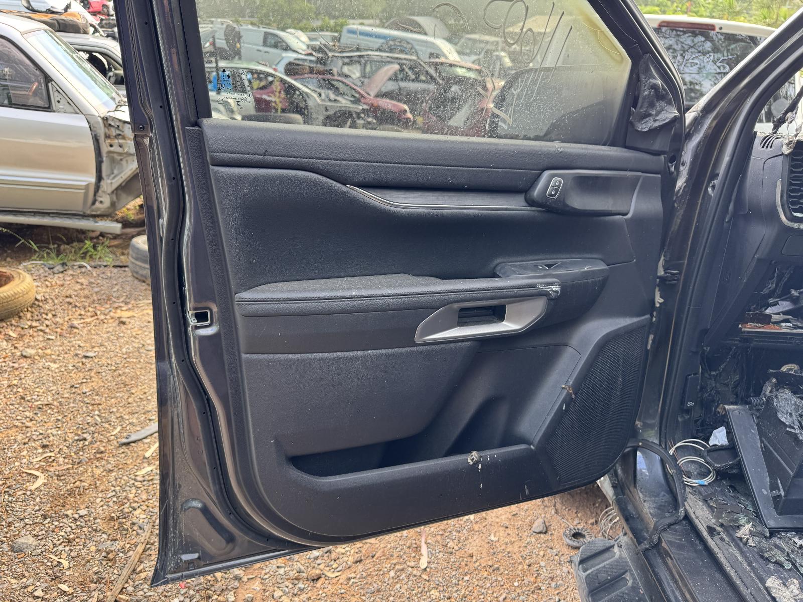 View FORD EVEREST 2024 5 Door Station Wagon Breaking