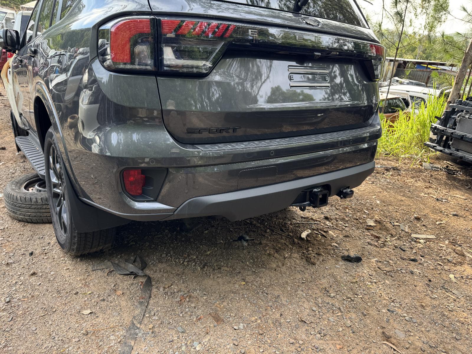 View FORD EVEREST 2024 5 Door Station Wagon Breaking