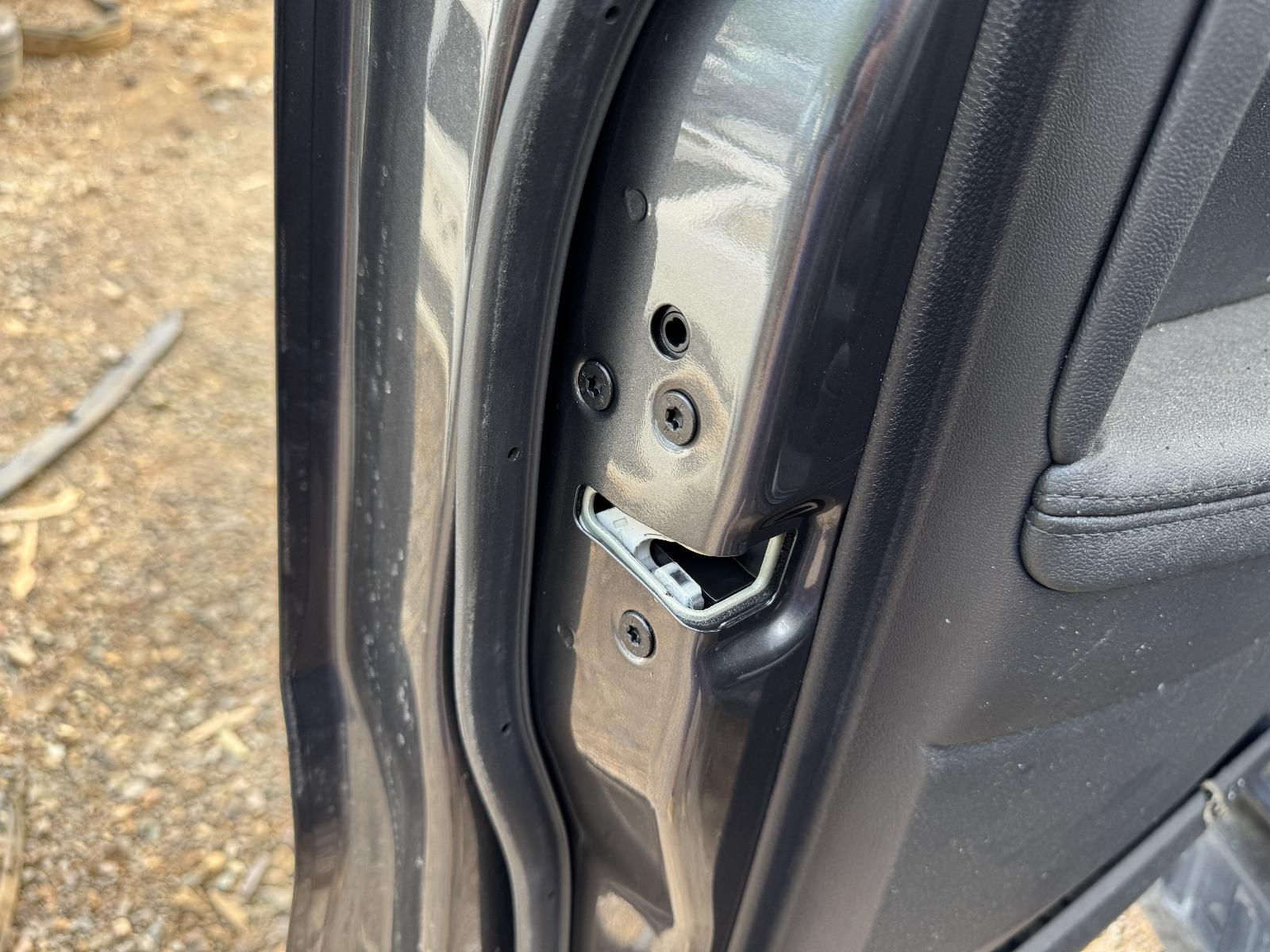 View FORD EVEREST 2024 5 Door Station Wagon Breaking