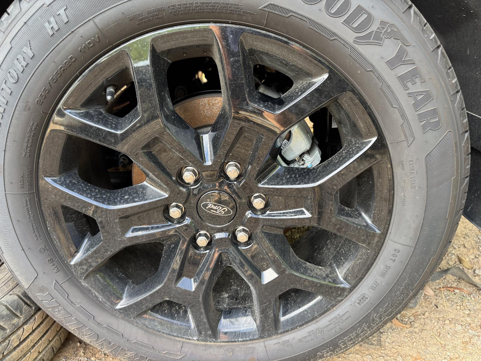 View FORD EVEREST 2024 5 Door Station Wagon Breaking