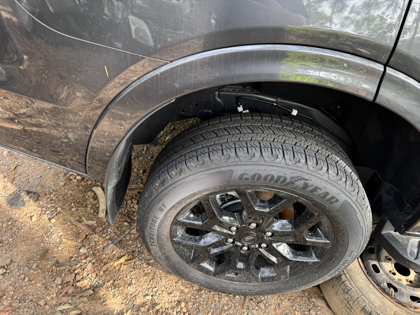 View FORD EVEREST 2024 5 Door Station Wagon Breaking