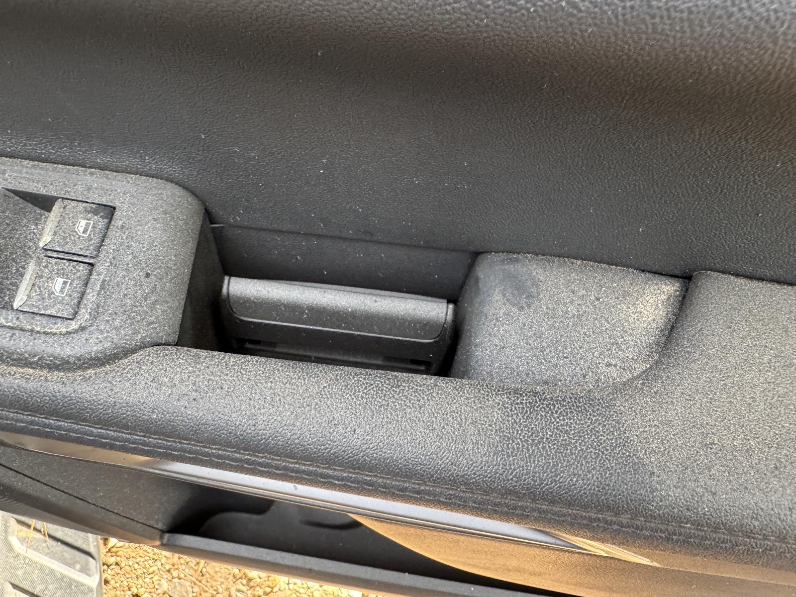 View FORD EVEREST 2024 5 Door Station Wagon Breaking