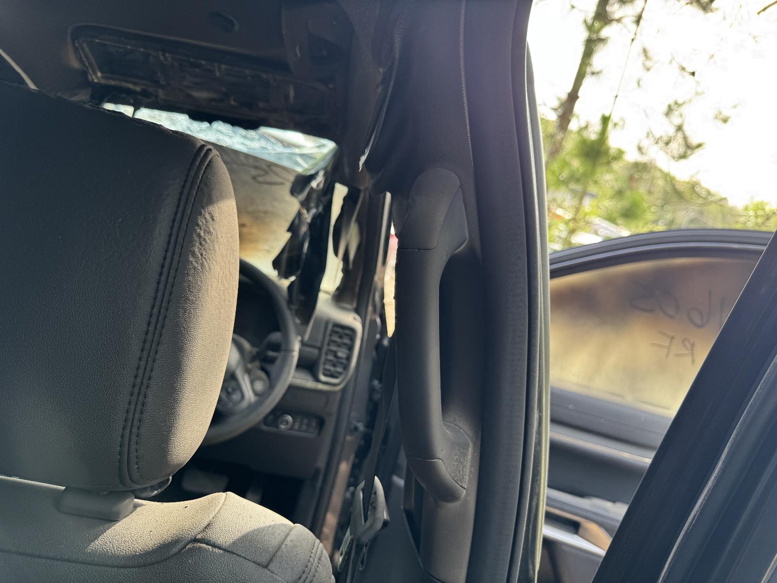 View FORD EVEREST 2024 5 Door Station Wagon Breaking