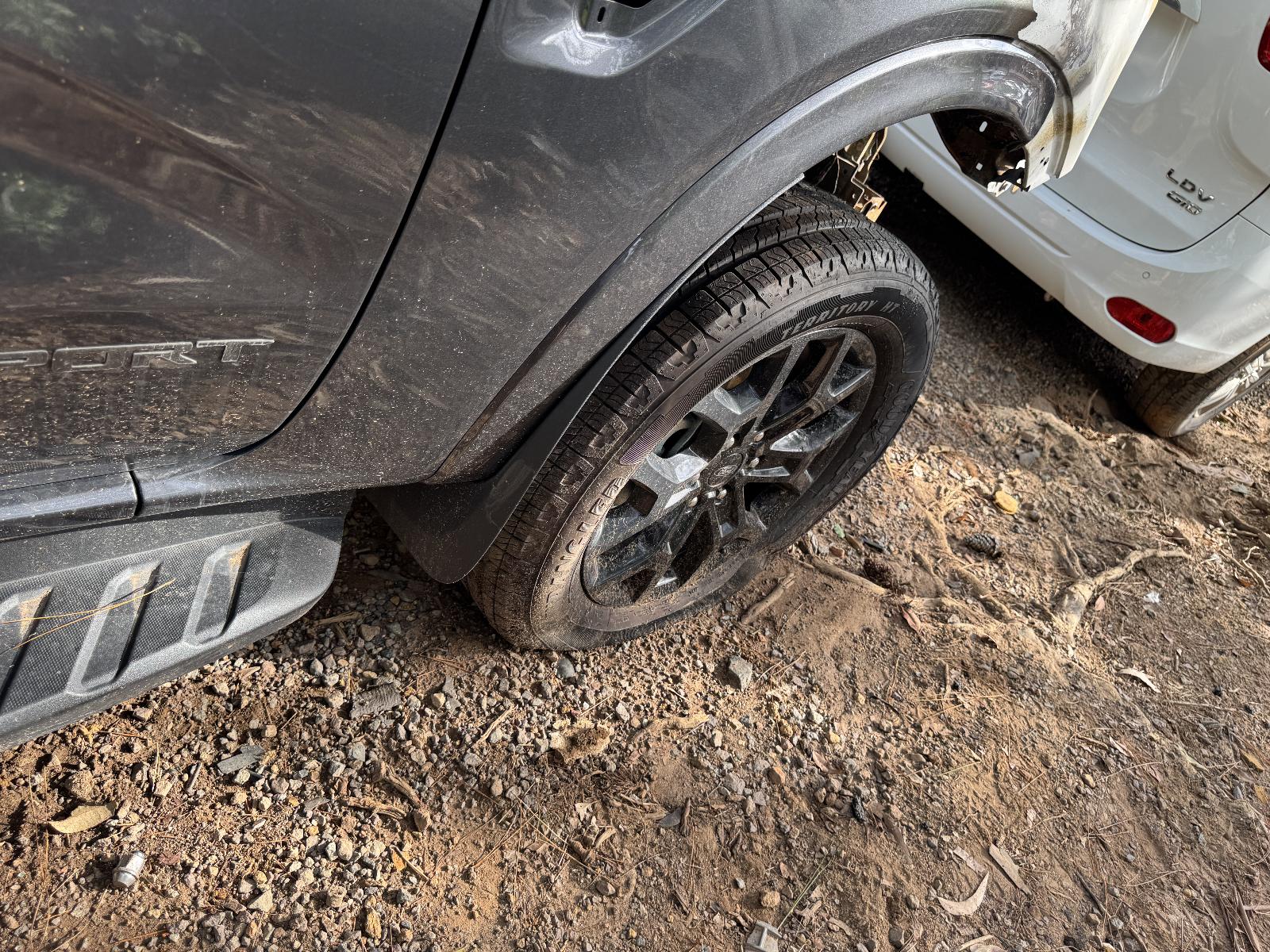 View FORD EVEREST 2024 5 Door Station Wagon Breaking
