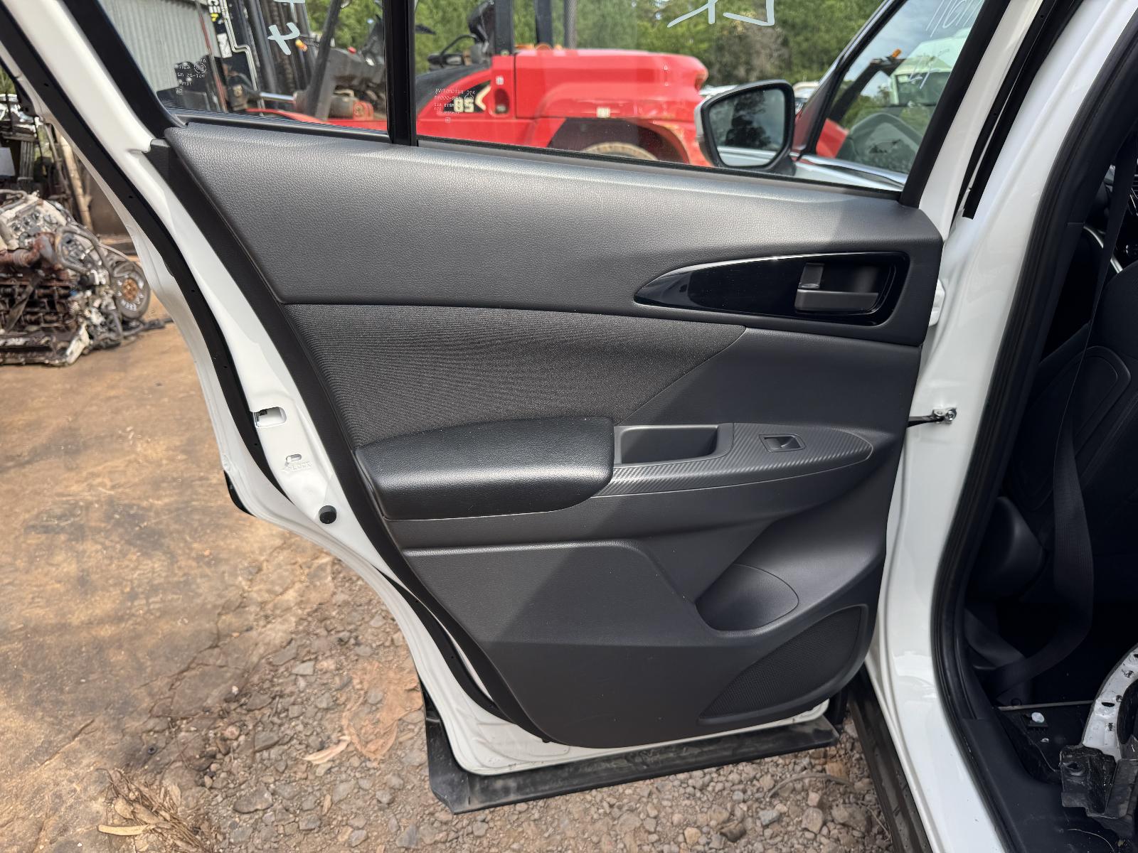View MITSUBISHI ECLIPSE CROSS 2023 5 Door Station Wagon Breaking