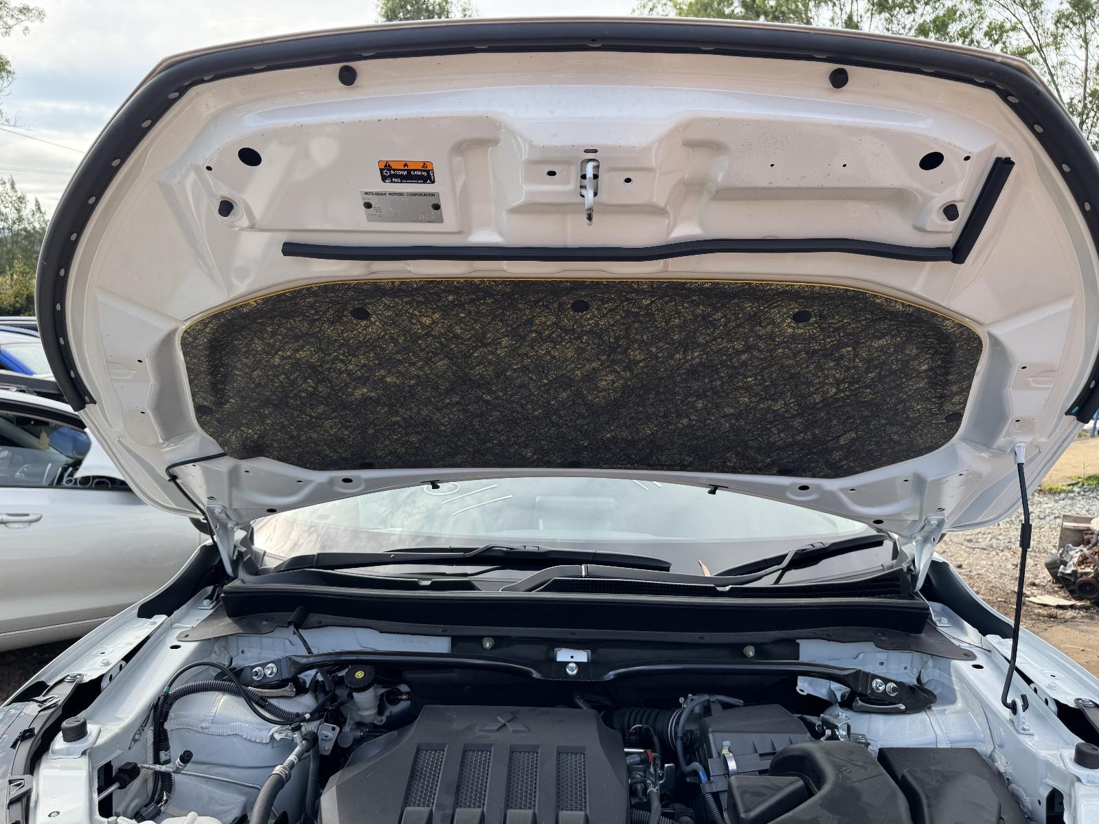 View MITSUBISHI ECLIPSE CROSS 2023 5 Door Station Wagon Breaking