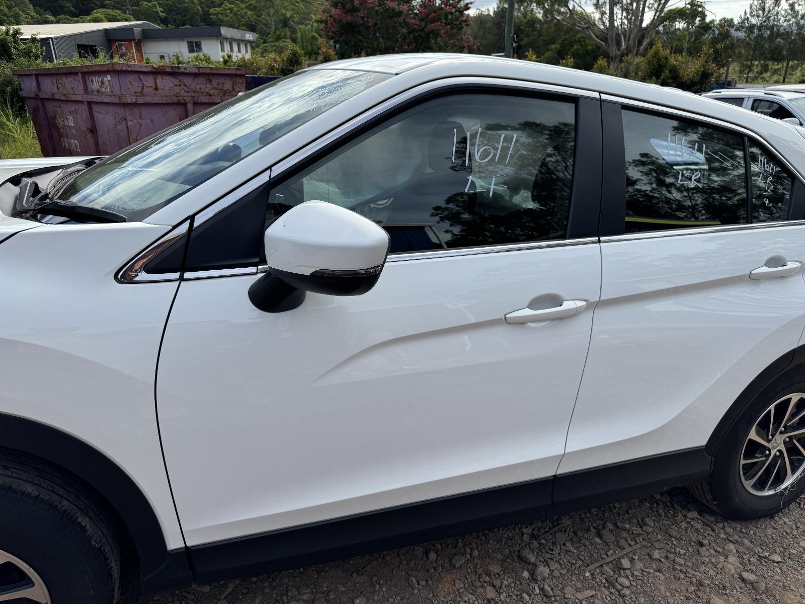 View MITSUBISHI ECLIPSE CROSS 2023 5 Door Station Wagon Breaking