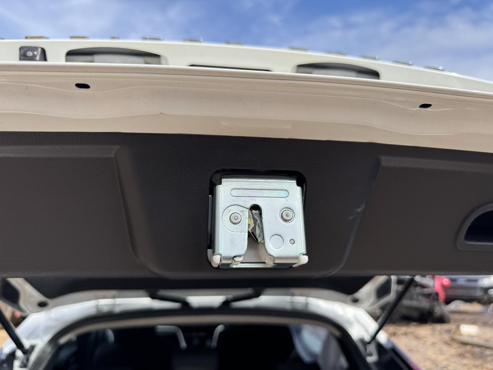 View MITSUBISHI ECLIPSE CROSS 2023 5 Door Station Wagon Breaking