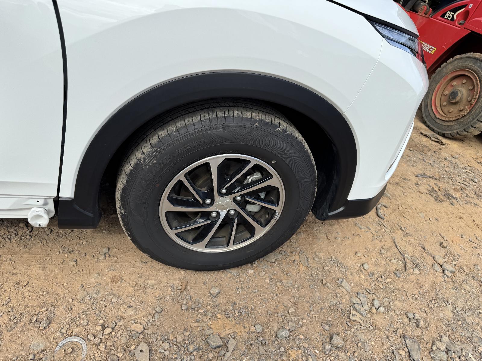 View MITSUBISHI ECLIPSE CROSS 2023 5 Door Station Wagon Breaking