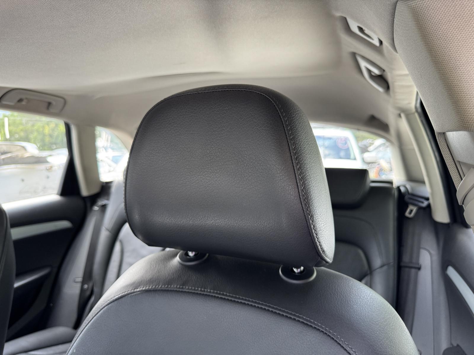 View AUDI Q5 2011 5 Door Station Wagon Breaking