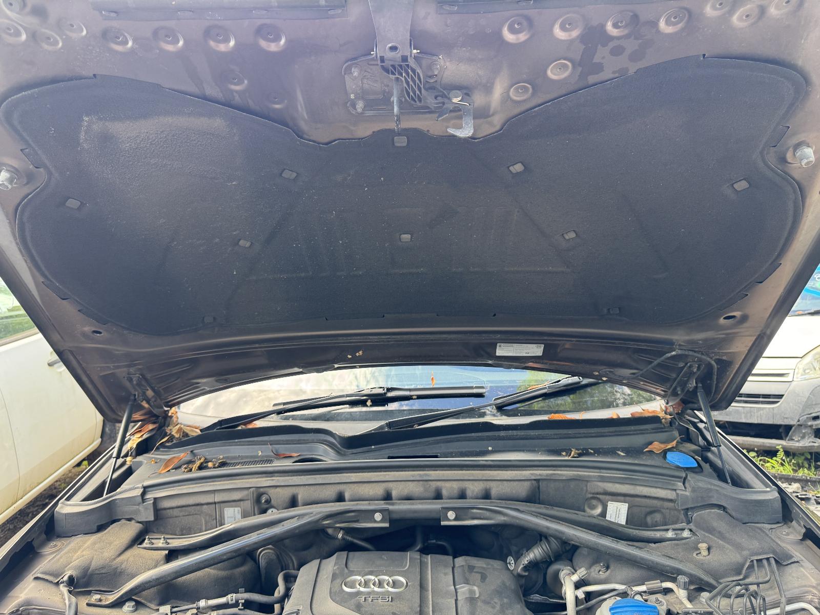 View AUDI Q5 2011 5 Door Station Wagon Breaking