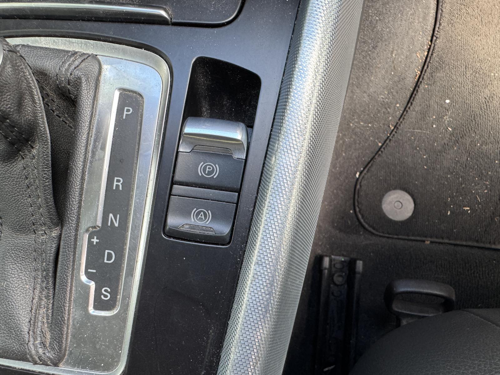 View AUDI Q5 2011 5 Door Station Wagon Breaking