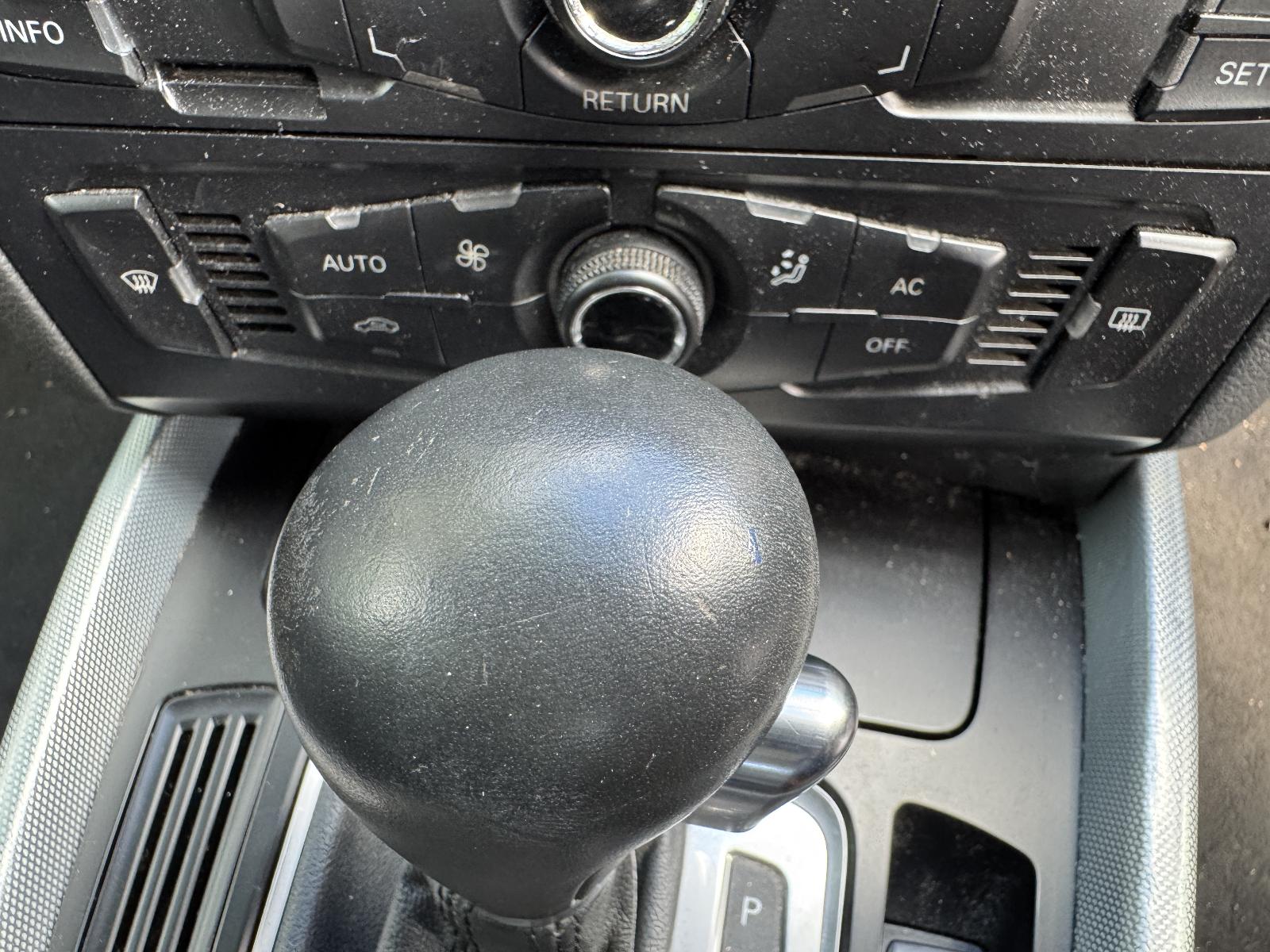View AUDI Q5 2011 5 Door Station Wagon Breaking