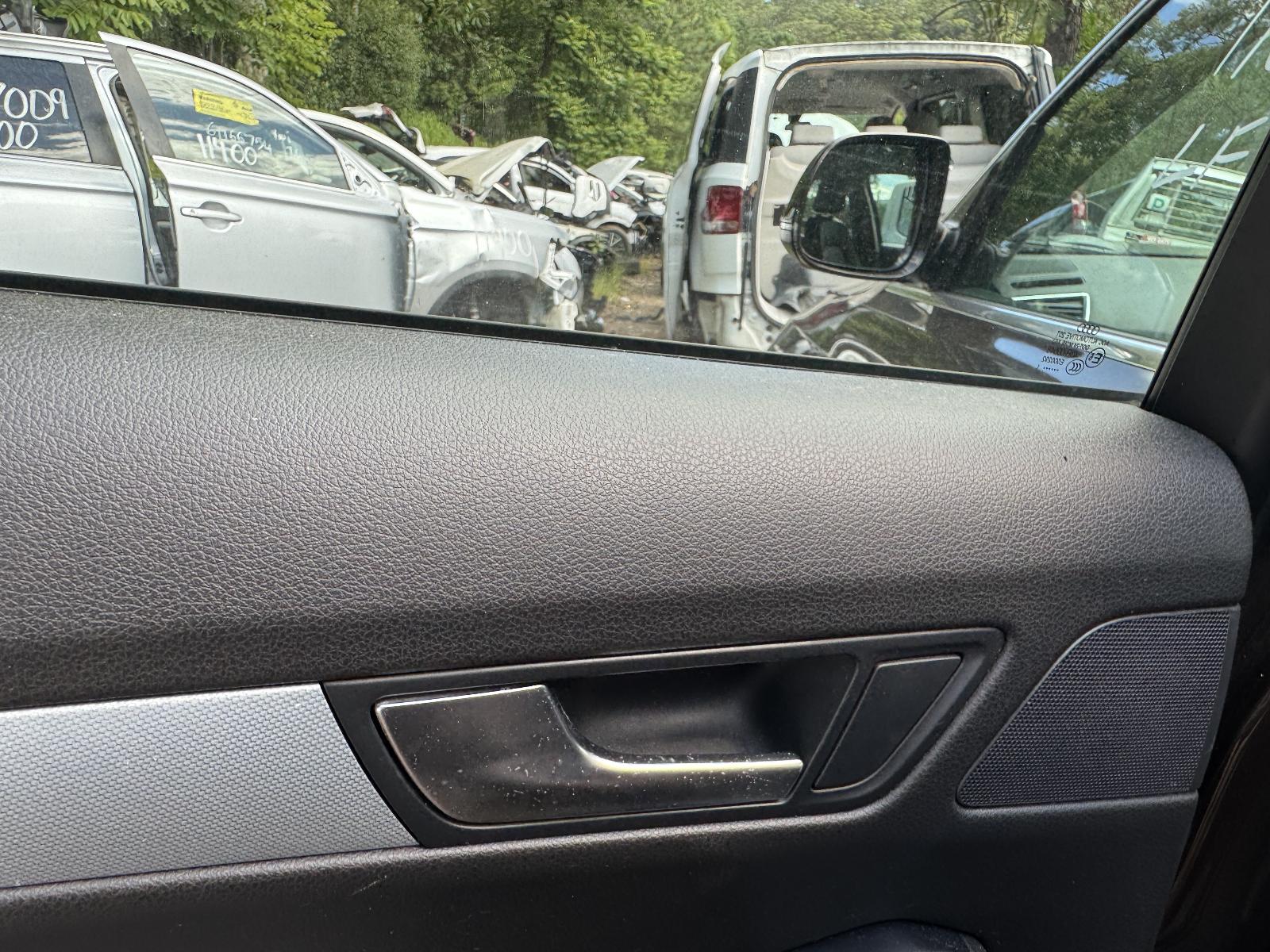 View AUDI Q5 2011 5 Door Station Wagon Breaking