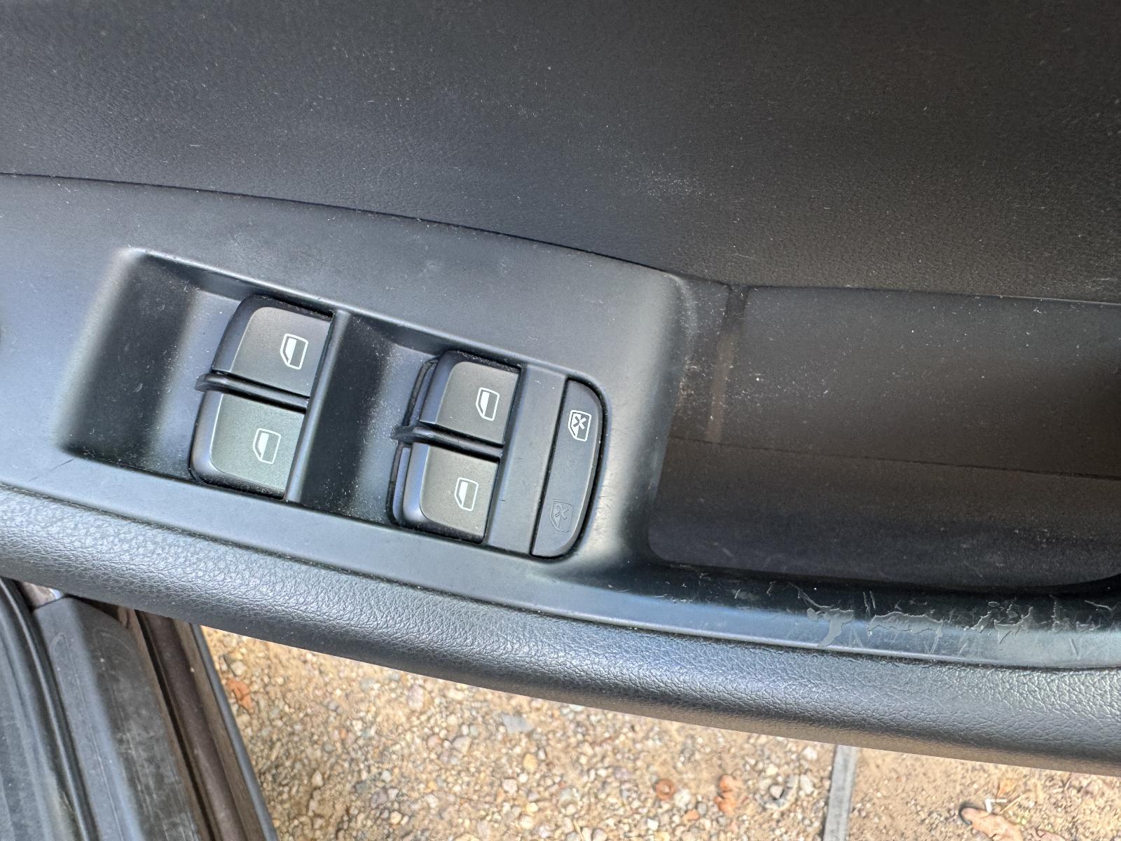 View AUDI Q5 2011 5 Door Station Wagon Breaking