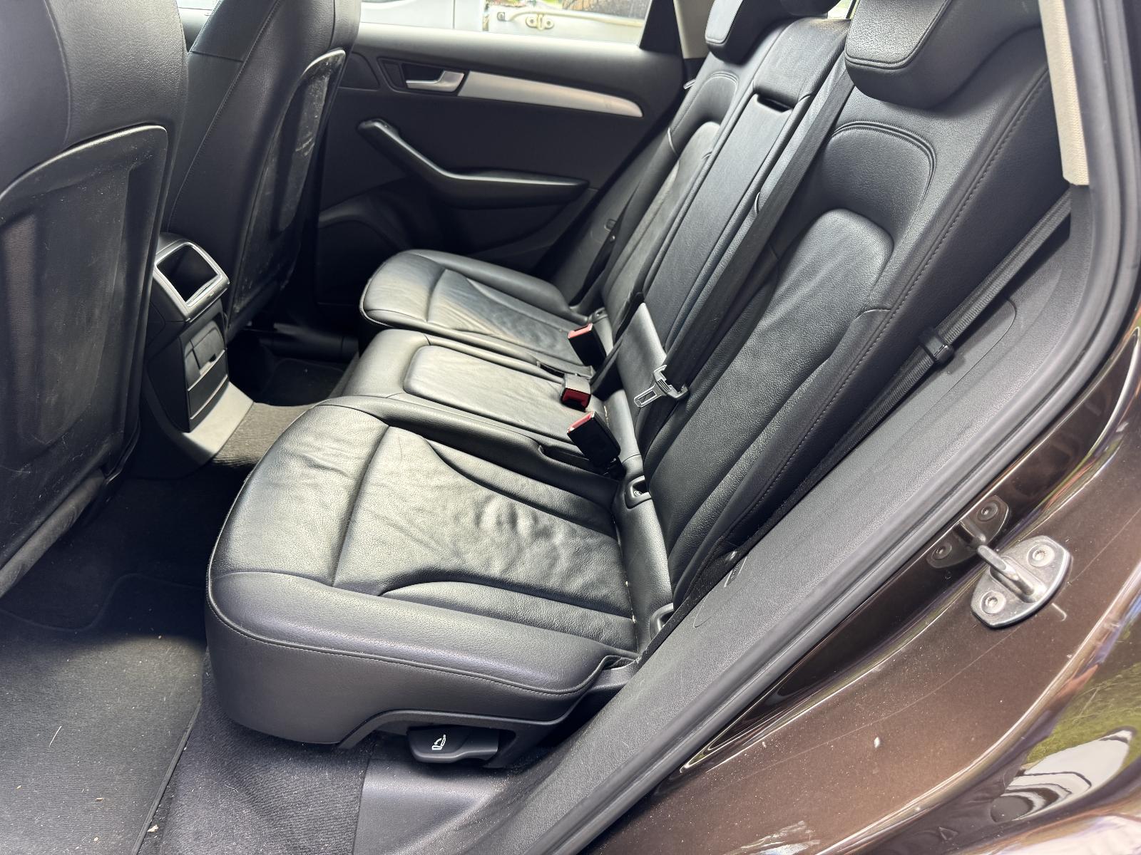 View AUDI Q5 2011 5 Door Station Wagon Breaking