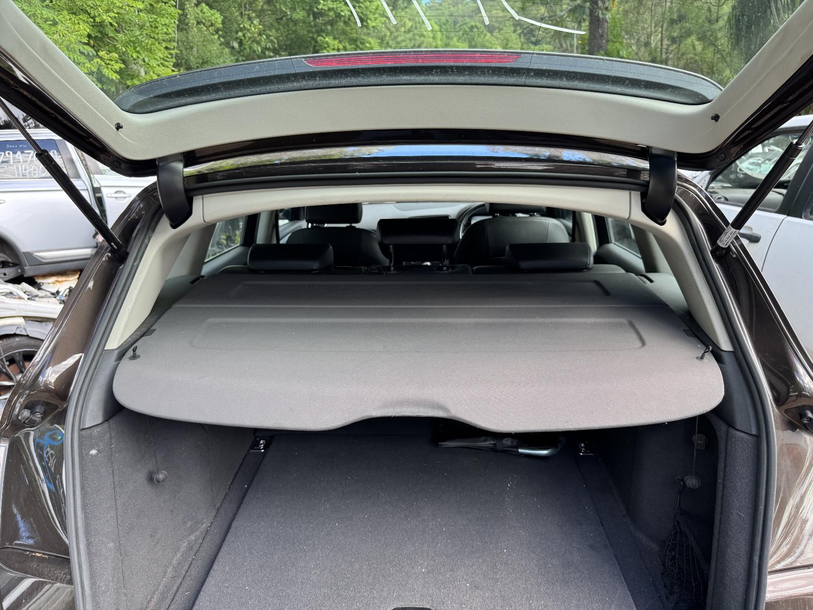 View AUDI Q5 2011 5 Door Station Wagon Breaking