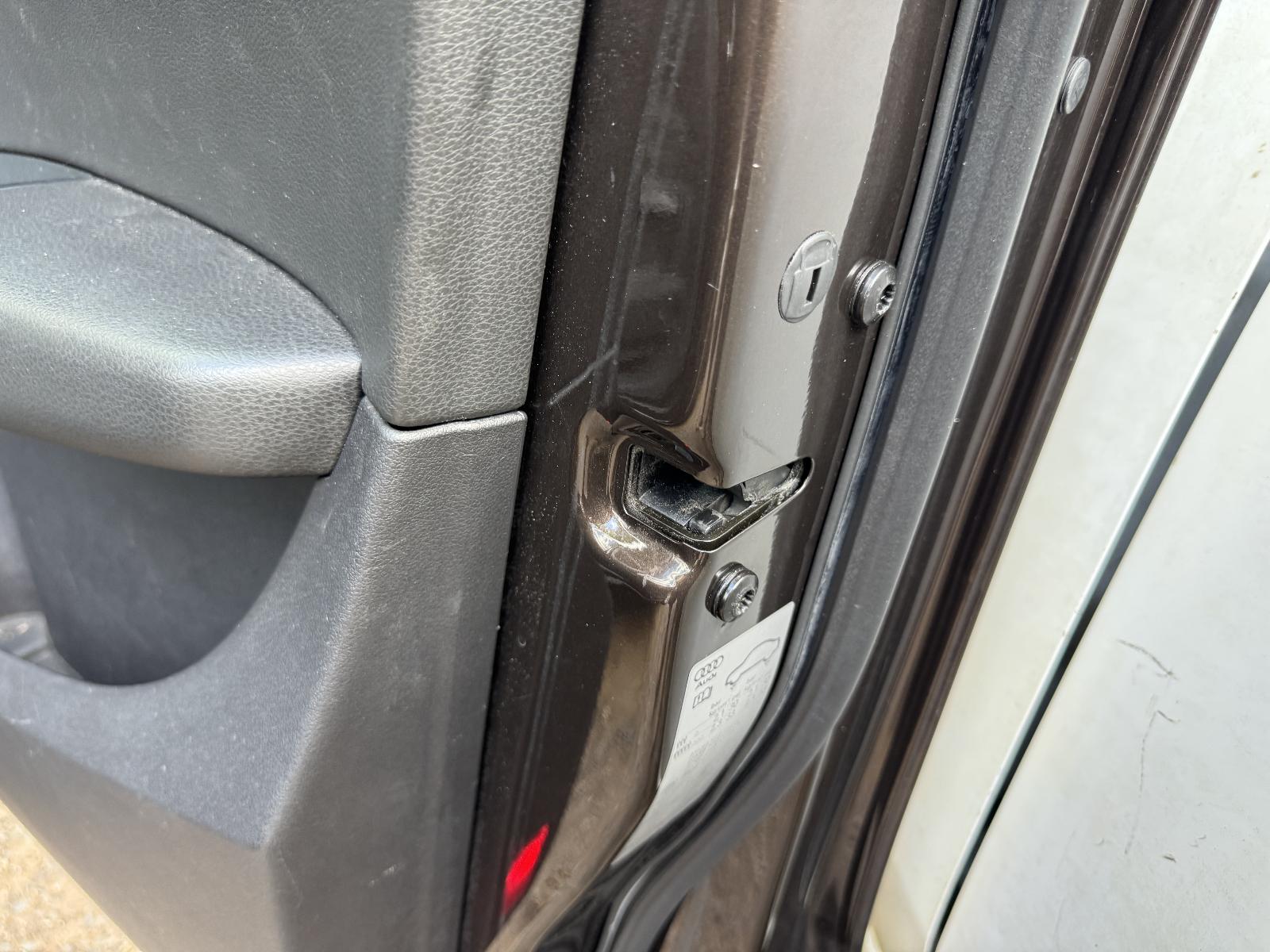View AUDI Q5 2011 5 Door Station Wagon Breaking