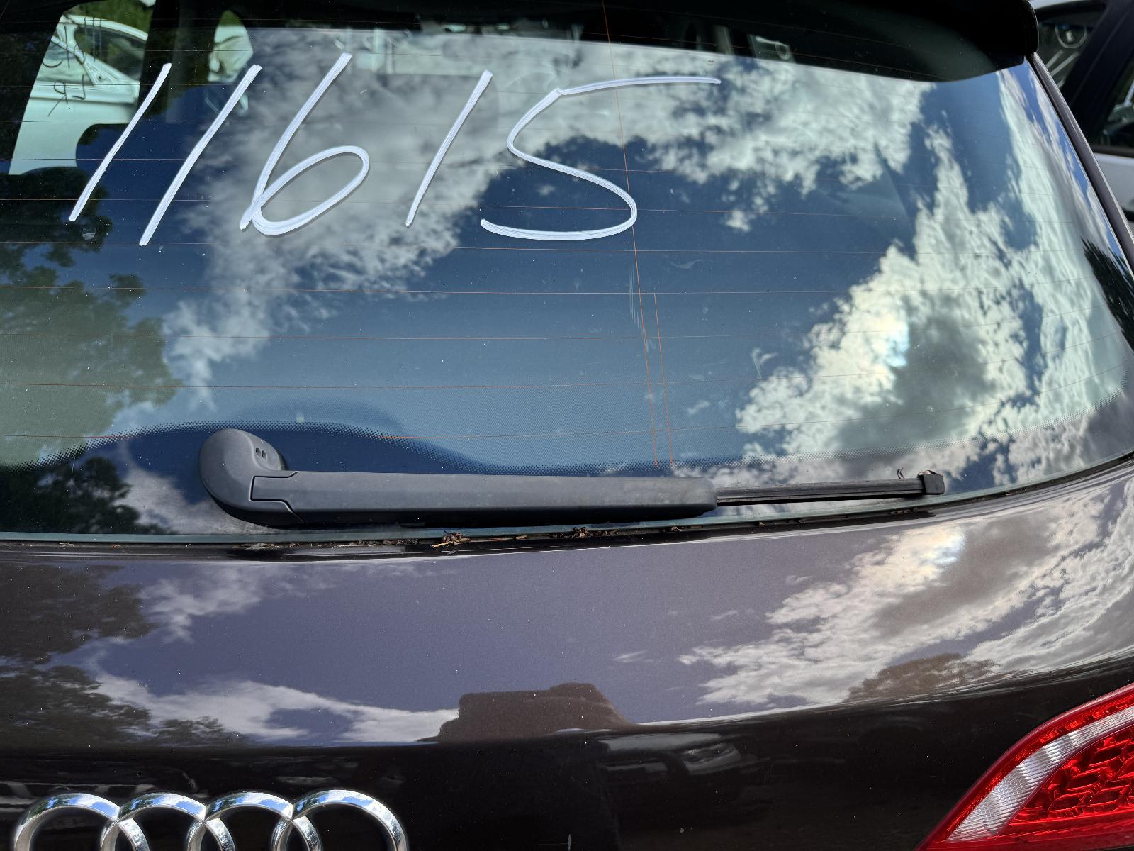 View AUDI Q5 2011 5 Door Station Wagon Breaking