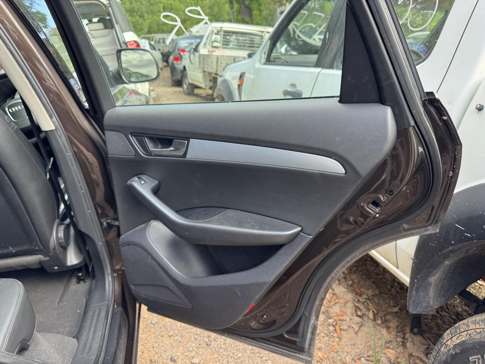 View AUDI Q5 2011 5 Door Station Wagon Breaking