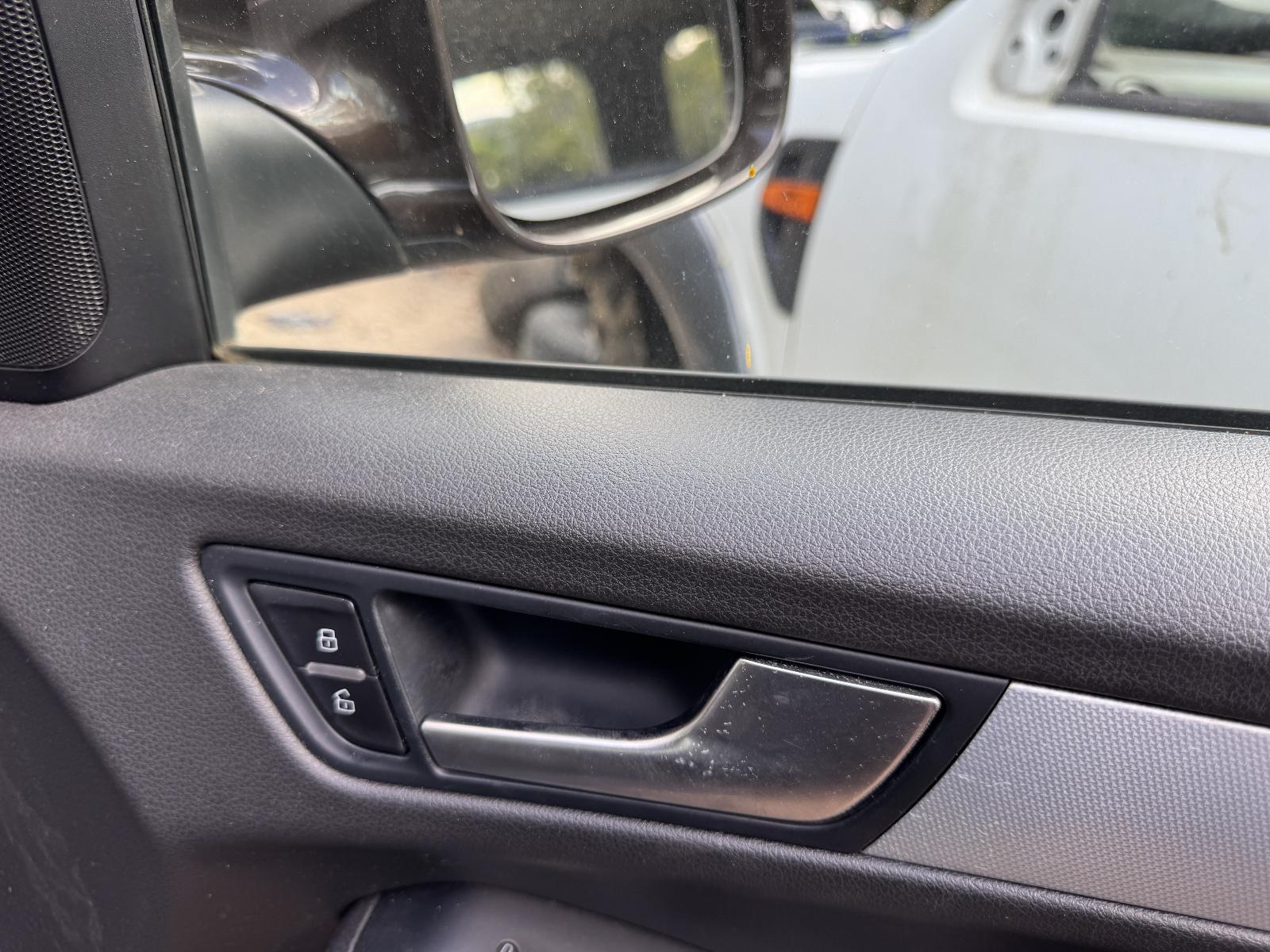 View AUDI Q5 2011 5 Door Station Wagon Breaking