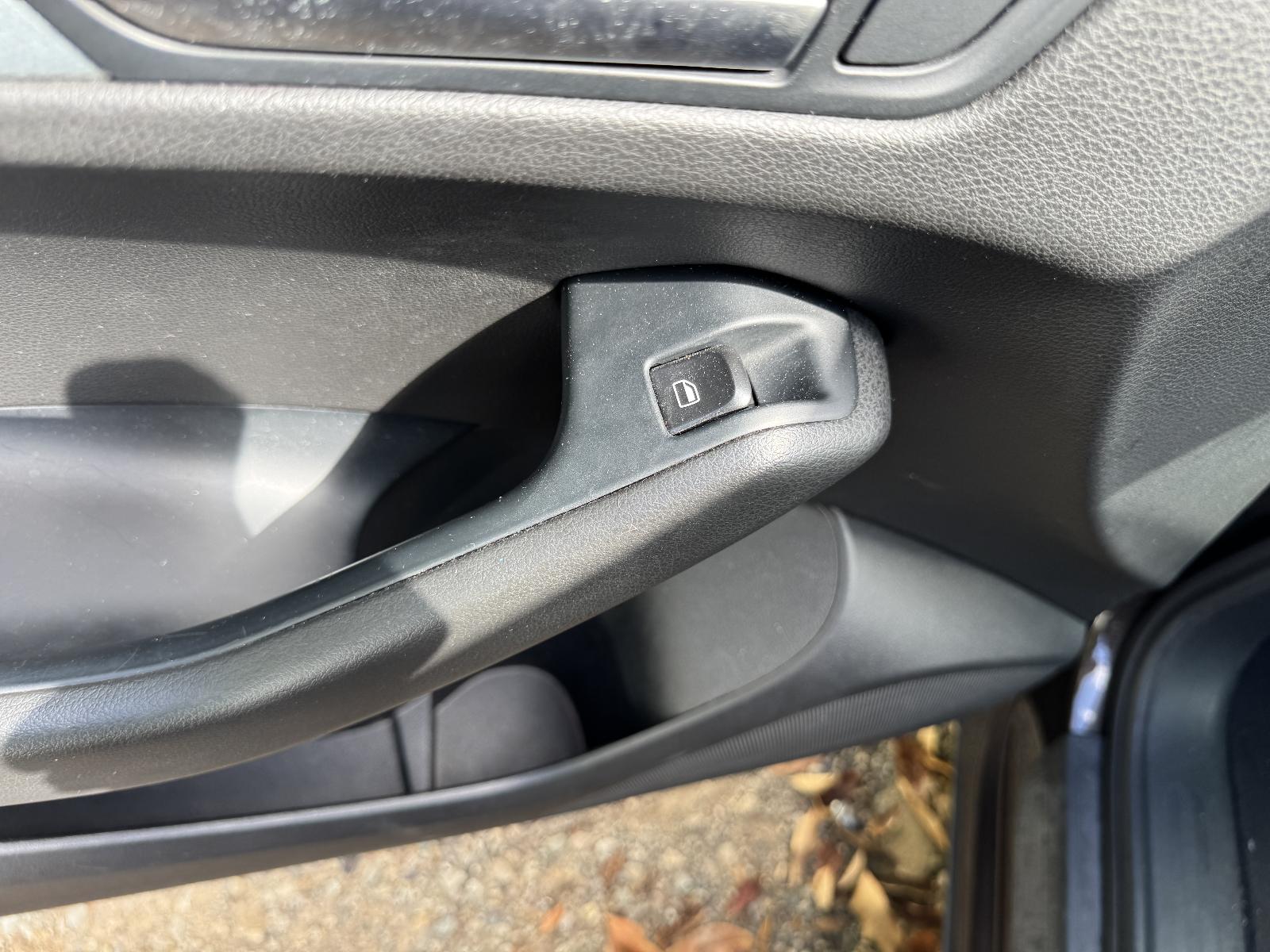 View AUDI Q5 2011 5 Door Station Wagon Breaking