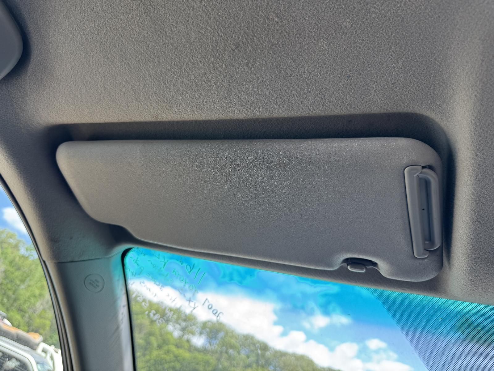 View TOYOTA KLUGER 2007 4 Door Station Wagon Breaking