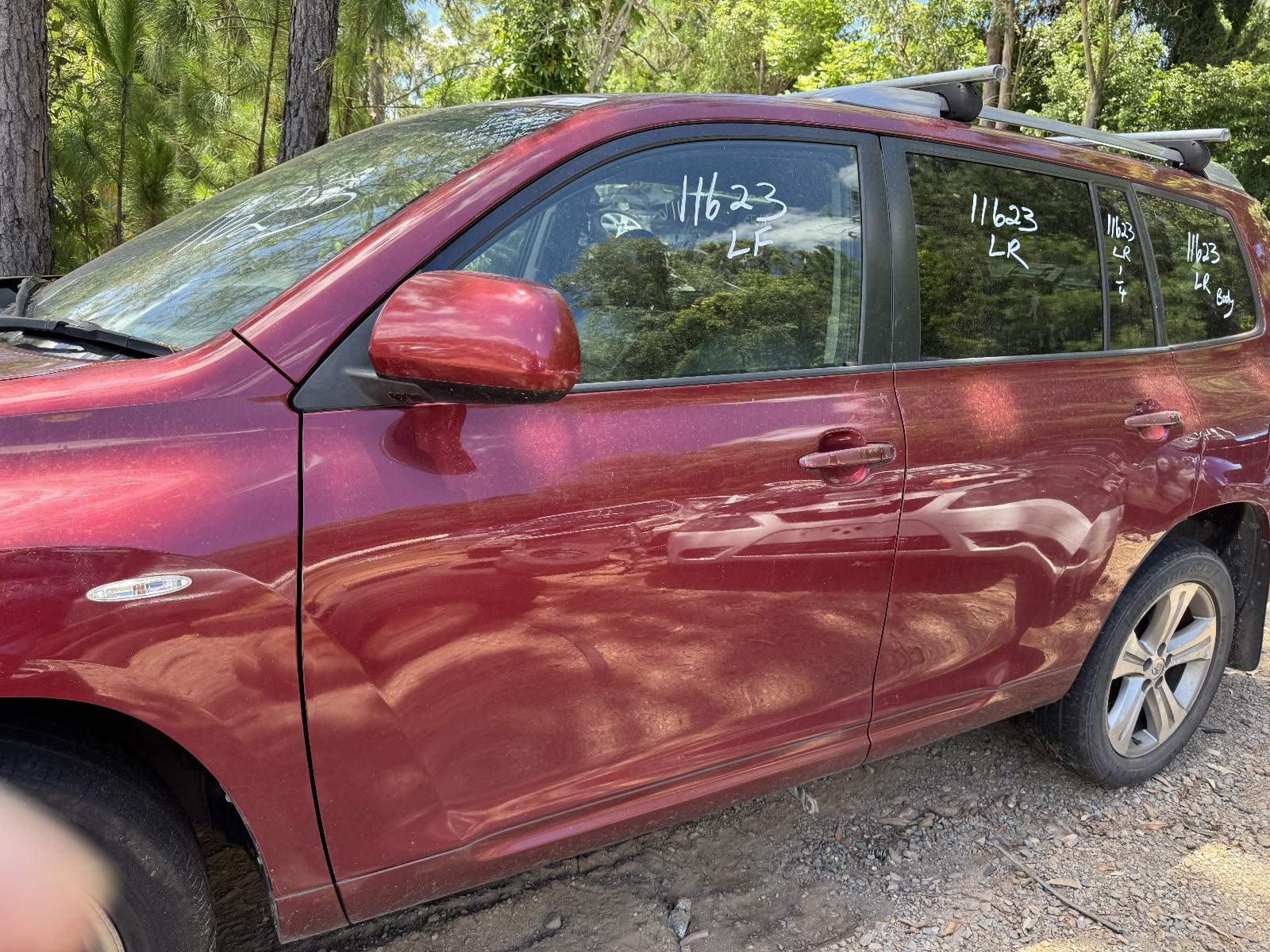 View TOYOTA KLUGER 2007 4 Door Station Wagon Breaking