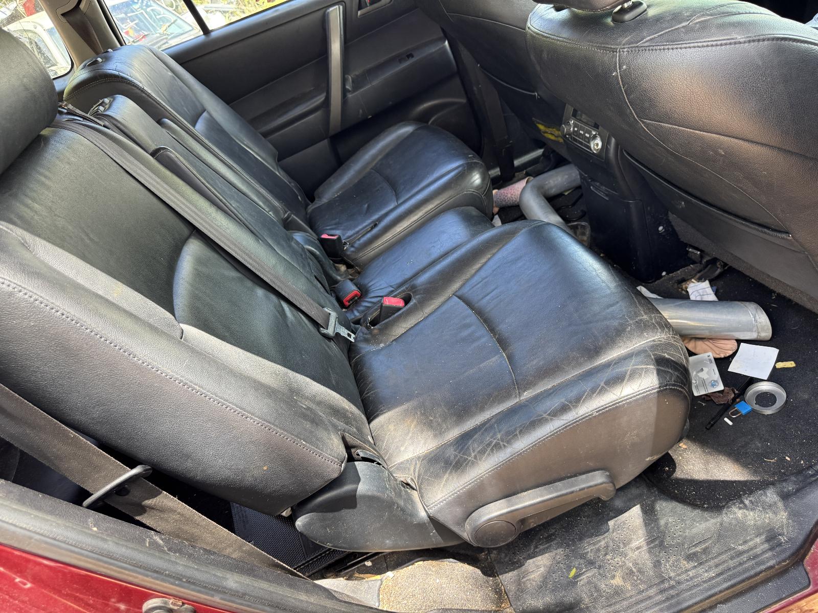 View TOYOTA KLUGER 2007 4 Door Station Wagon Breaking