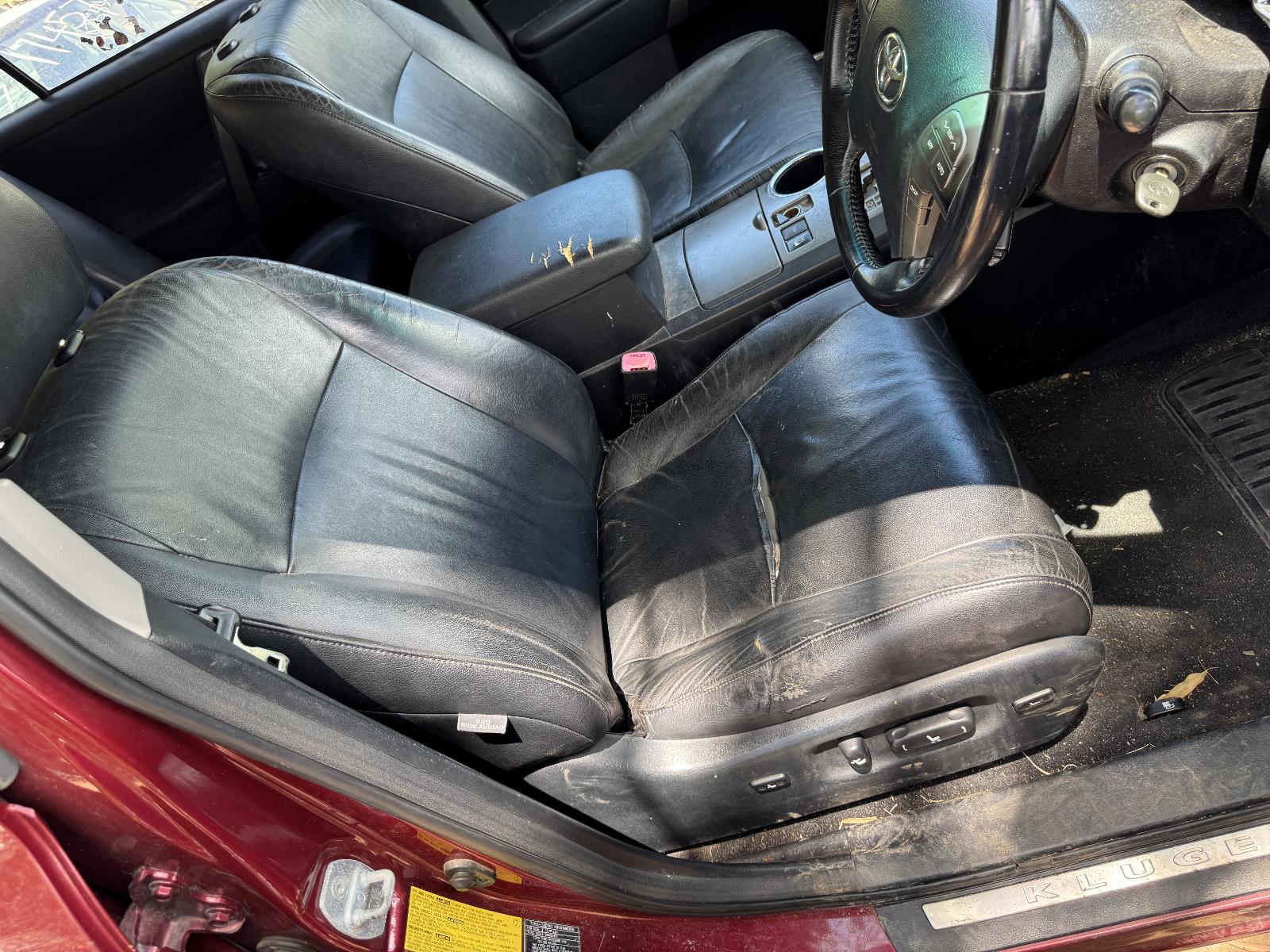 View TOYOTA KLUGER 2007 4 Door Station Wagon Breaking