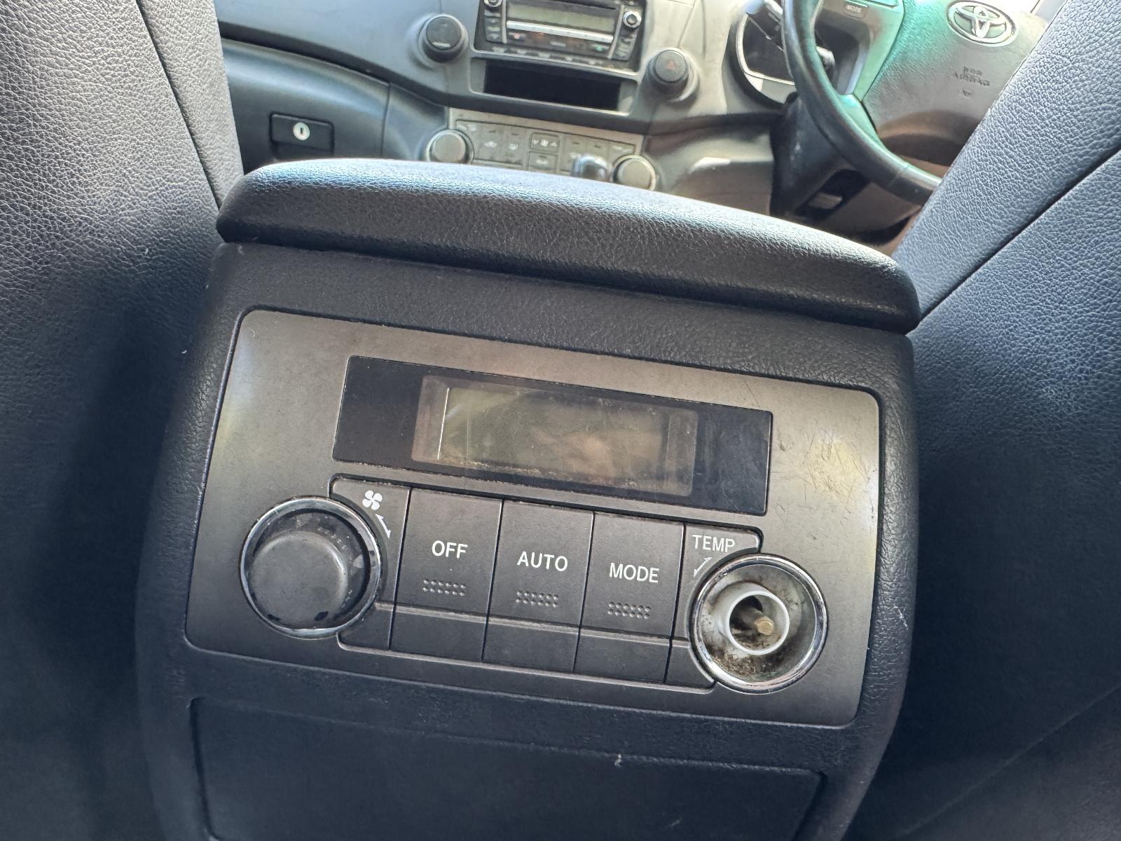 View TOYOTA KLUGER 2007 4 Door Station Wagon Breaking