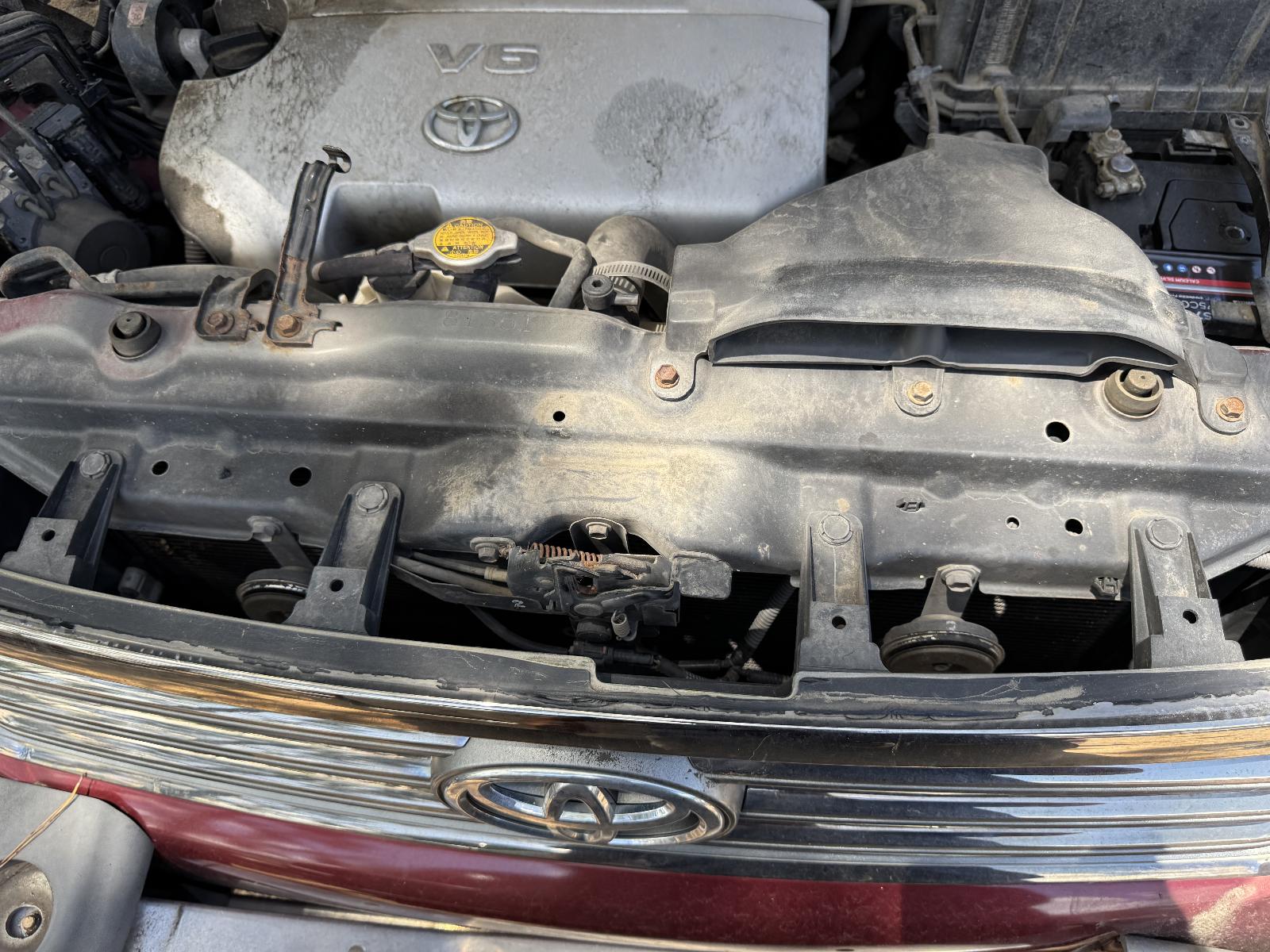 View TOYOTA KLUGER 2007 4 Door Station Wagon Breaking