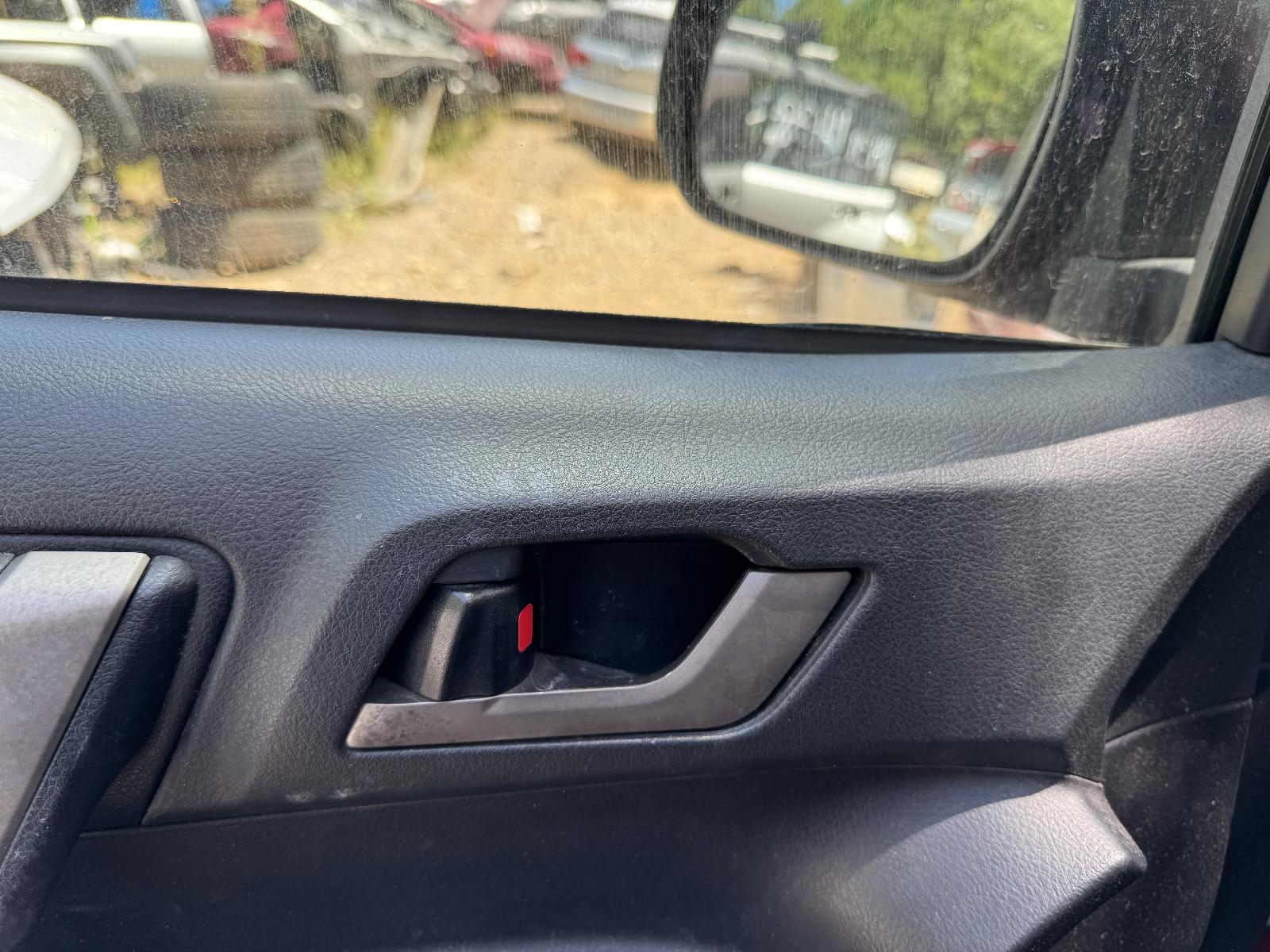 View TOYOTA KLUGER 2007 4 Door Station Wagon Breaking