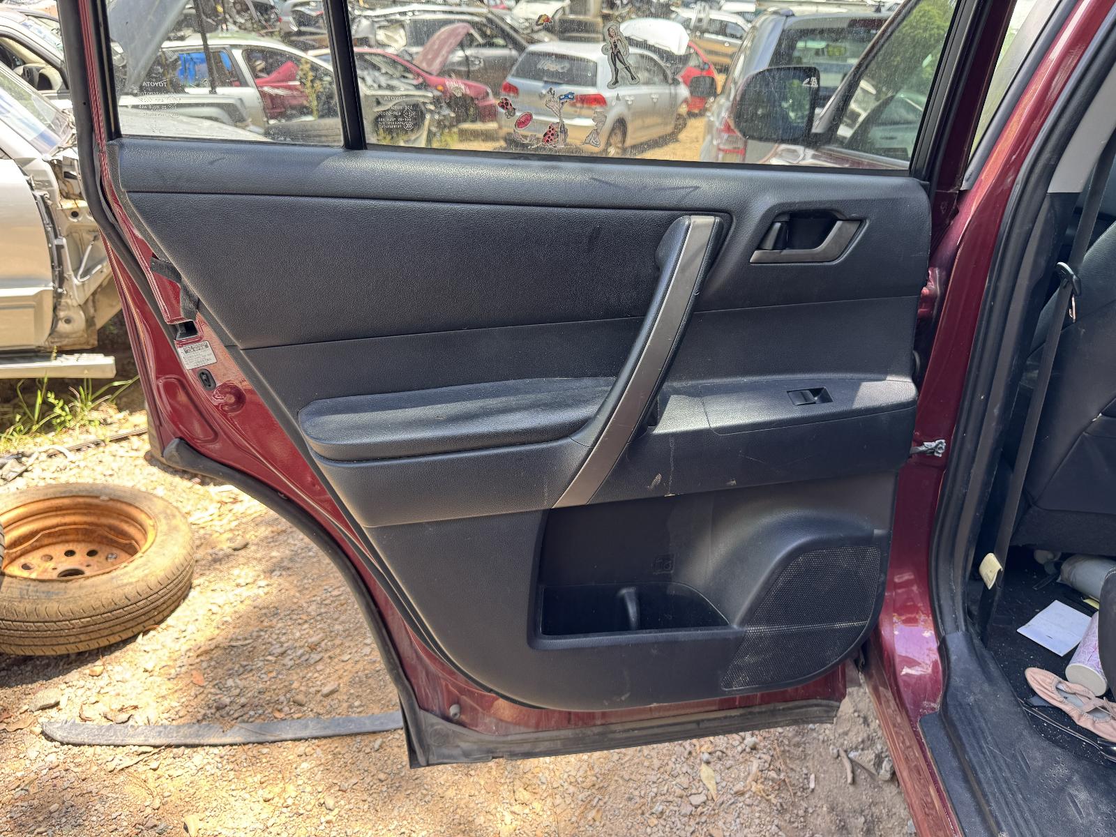 View TOYOTA KLUGER 2007 4 Door Station Wagon Breaking
