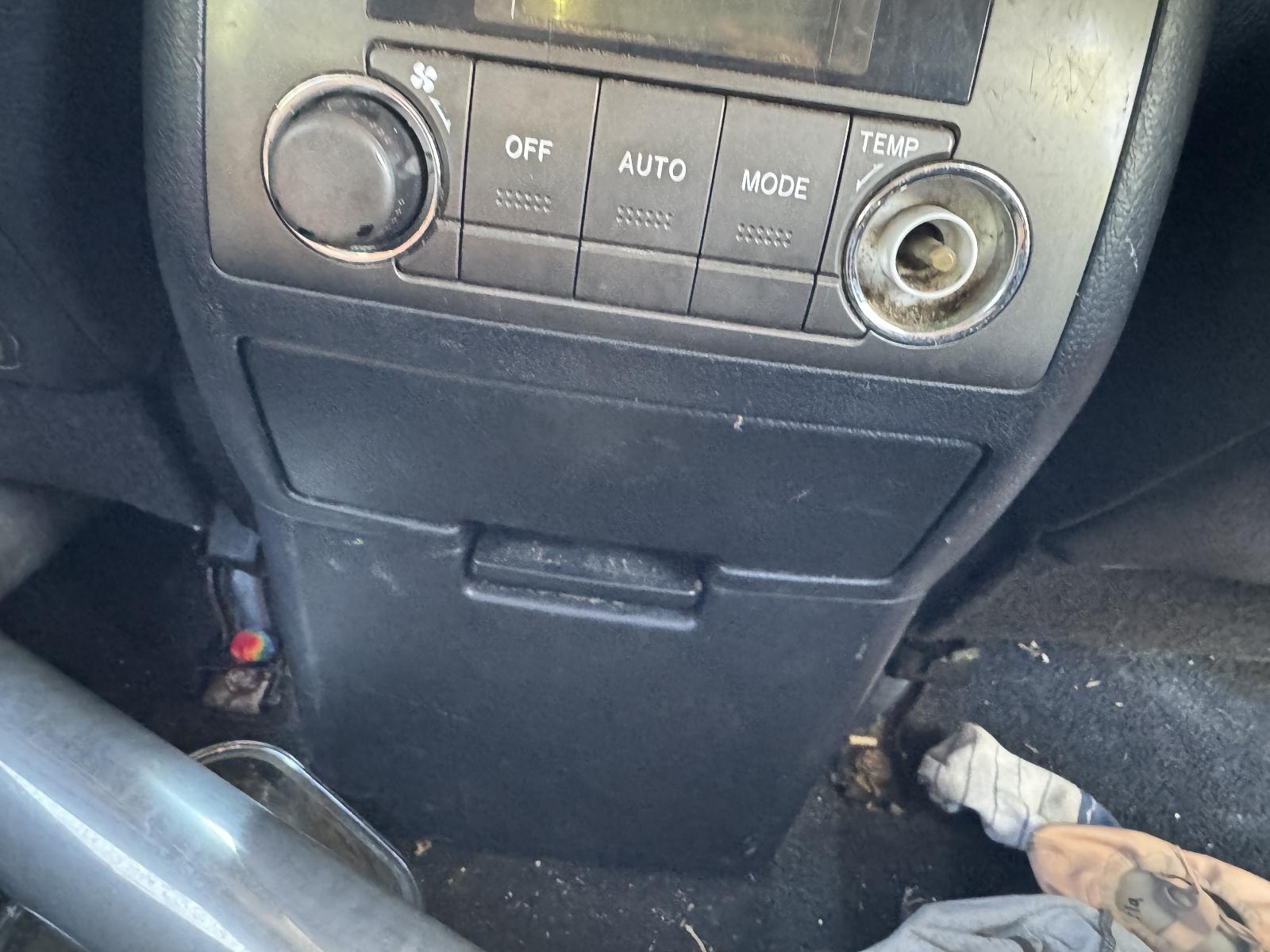 View TOYOTA KLUGER 2007 4 Door Station Wagon Breaking