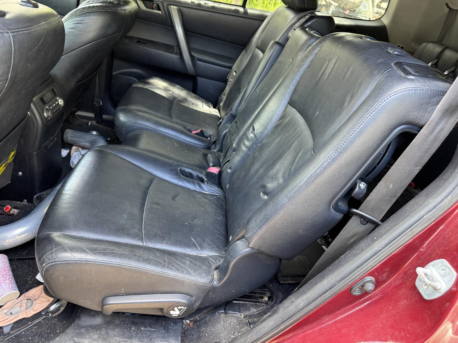 View TOYOTA KLUGER 2007 4 Door Station Wagon Breaking