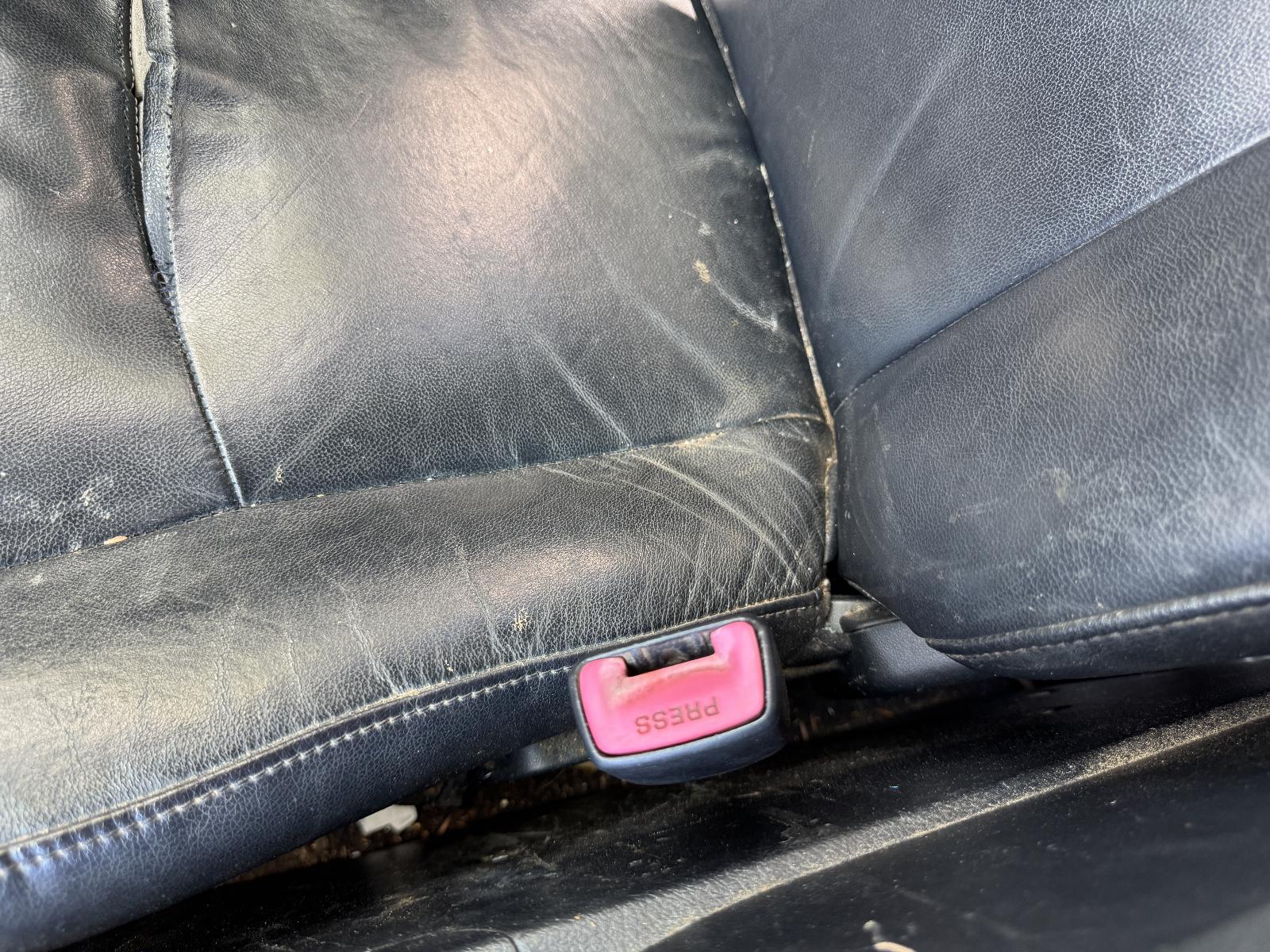View TOYOTA KLUGER 2007 4 Door Station Wagon Breaking