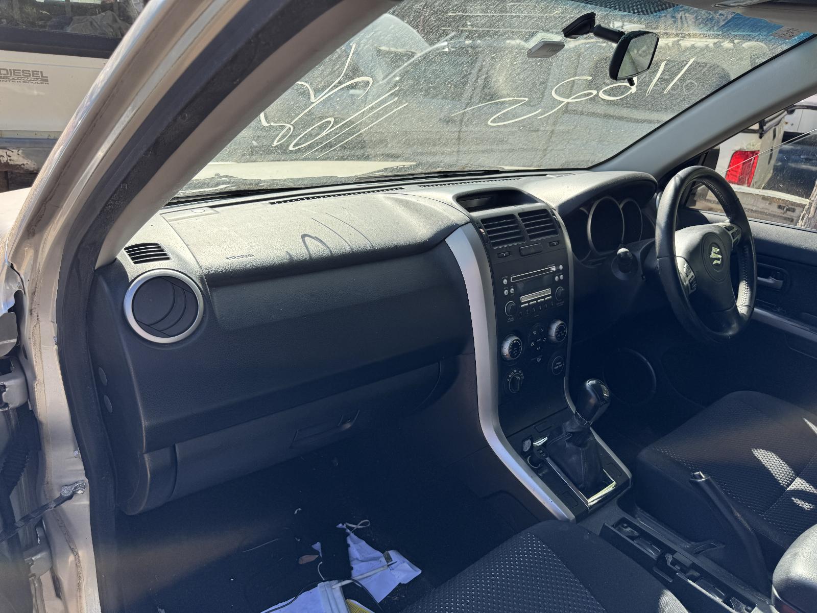 View SUZUKI VITARA 2007 5 Door Station Wagon Breaking