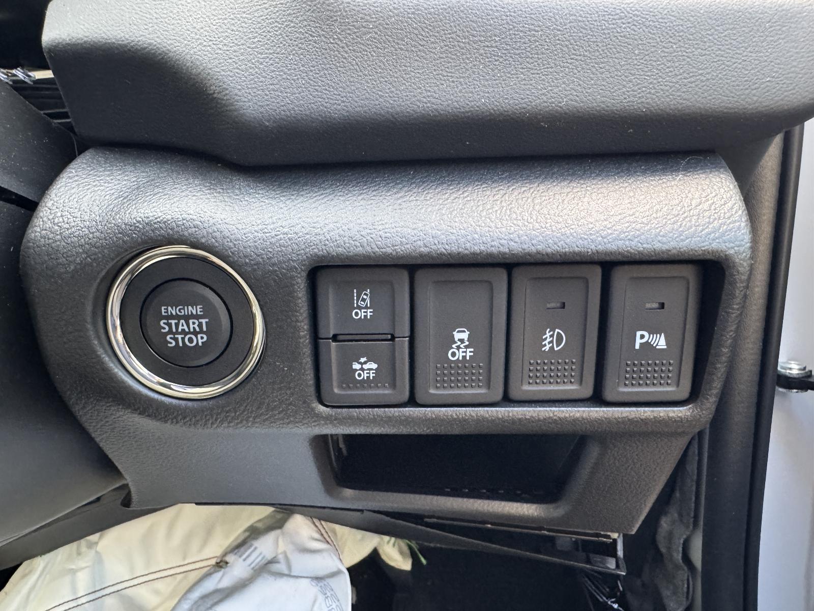 View SUZUKI S-CROSS 2023 5 Door Hatchback Breaking