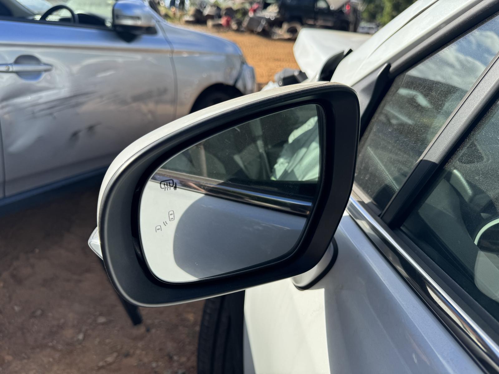 View SUZUKI S-CROSS 2023 5 Door Hatchback Breaking