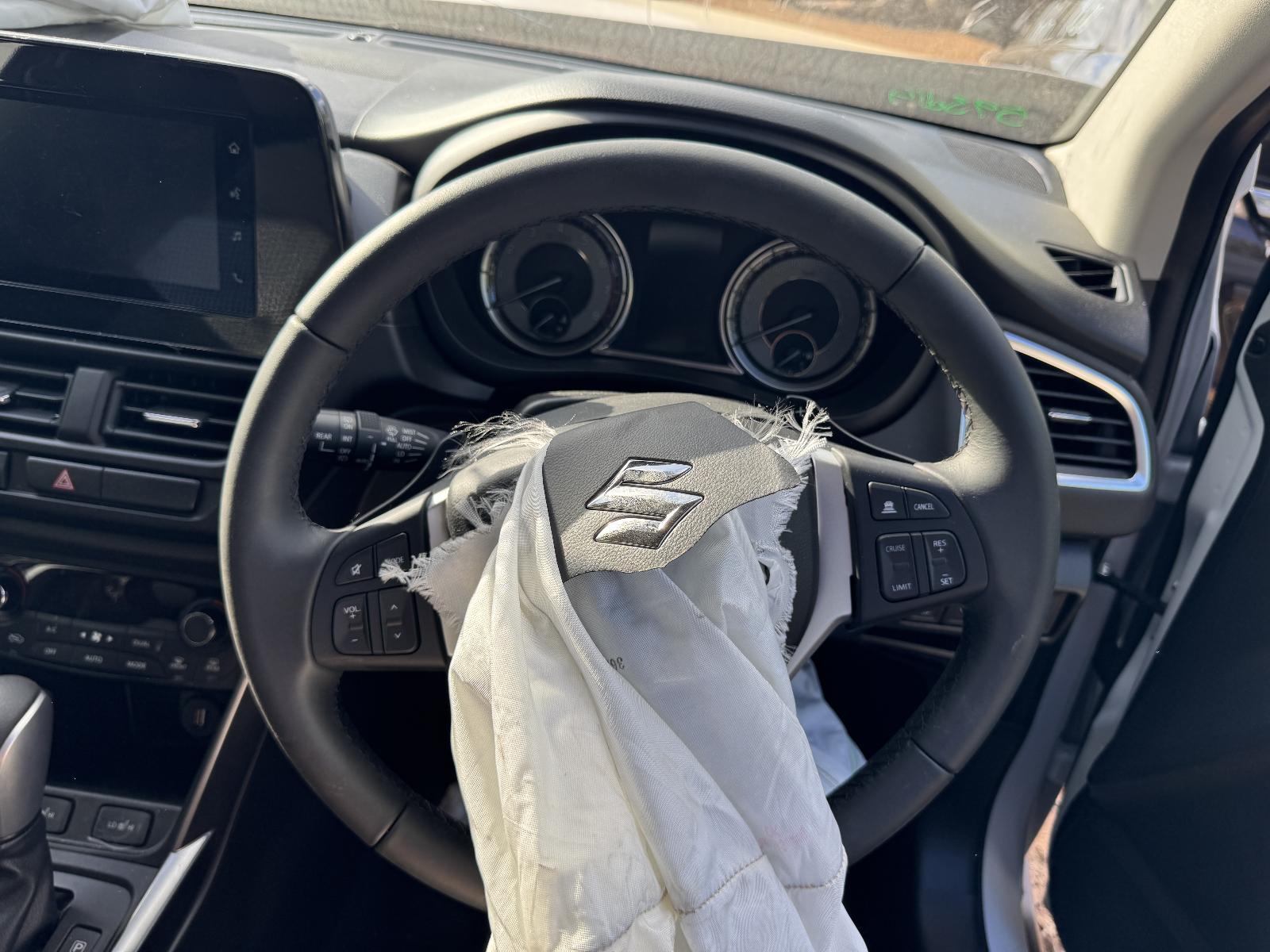 View SUZUKI S-CROSS 2023 5 Door Hatchback Breaking