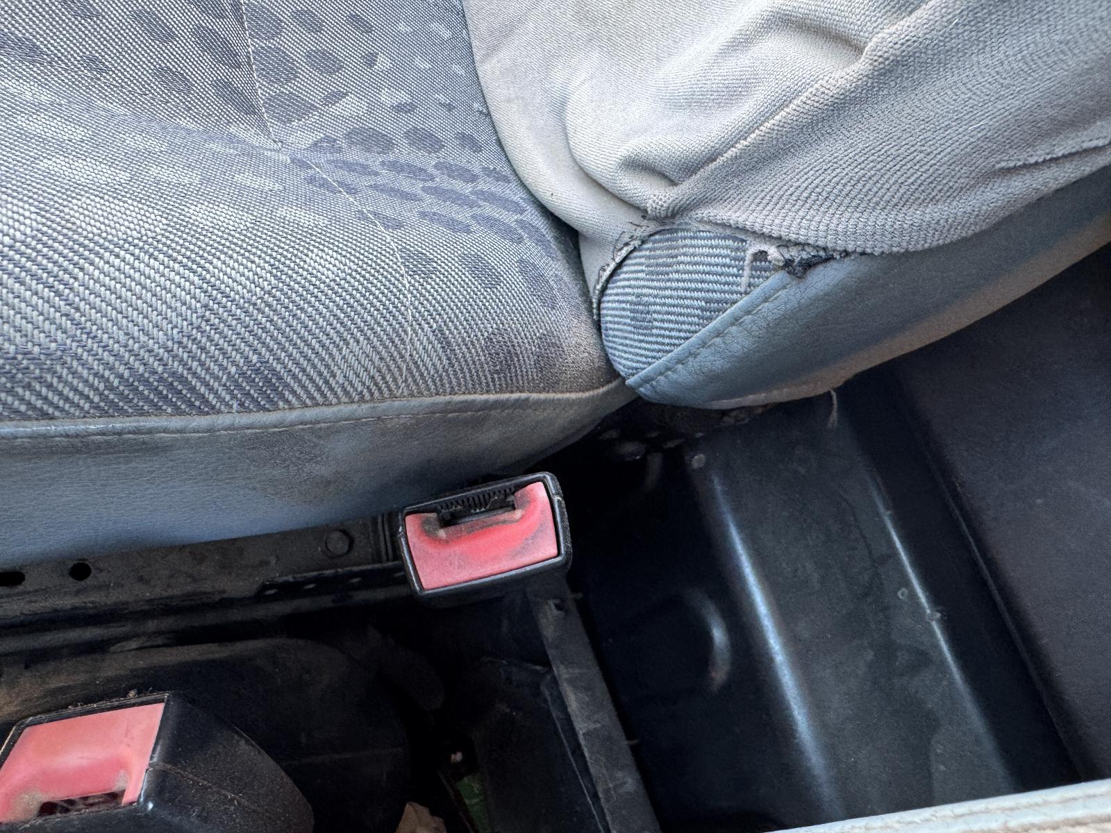 View FORD TRANSIT 2006 2 Door Van Breaking