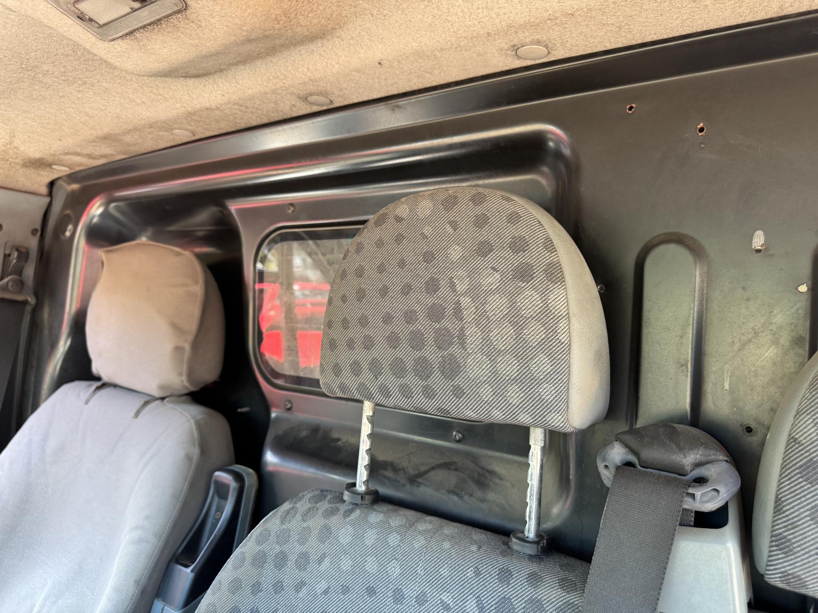 View FORD TRANSIT 2006 2 Door Van Breaking