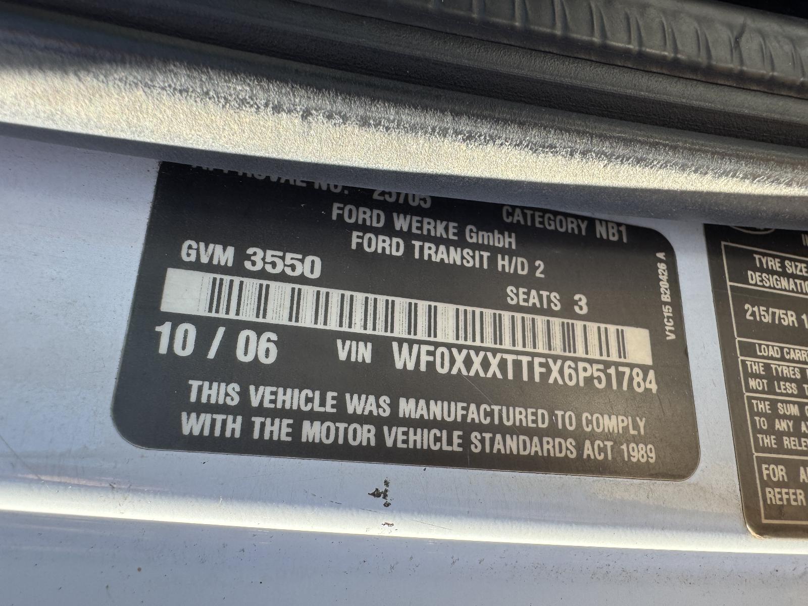 View FORD TRANSIT 2006 2 Door Van Breaking