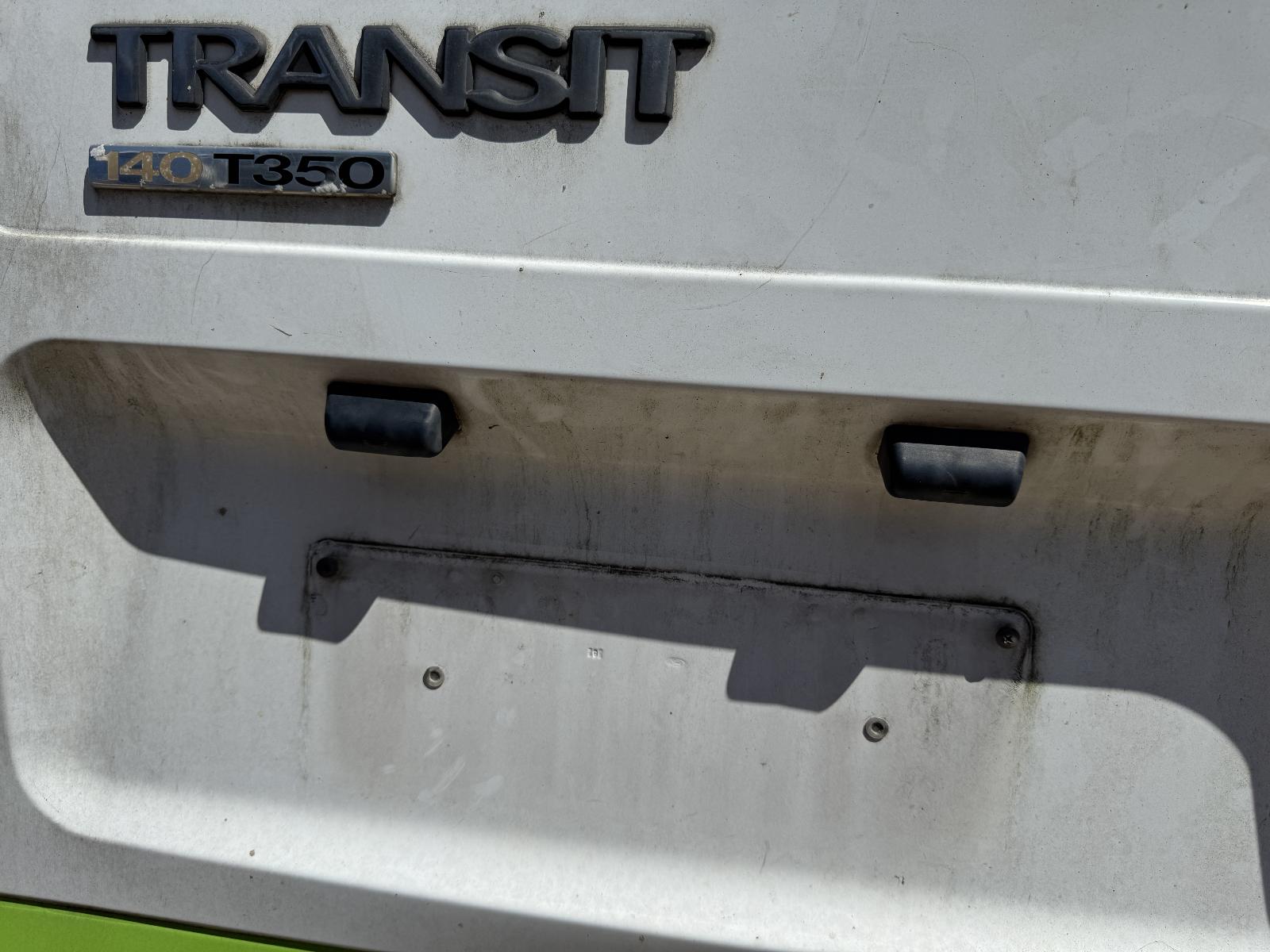 View FORD TRANSIT 2006 2 Door Van Breaking