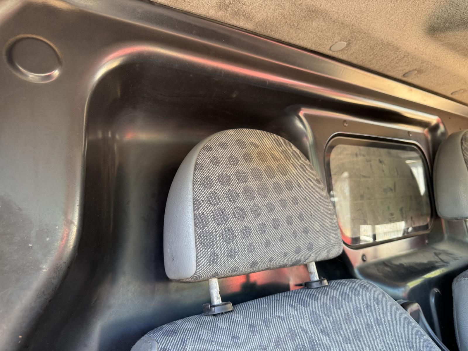 View FORD TRANSIT 2006 2 Door Van Breaking