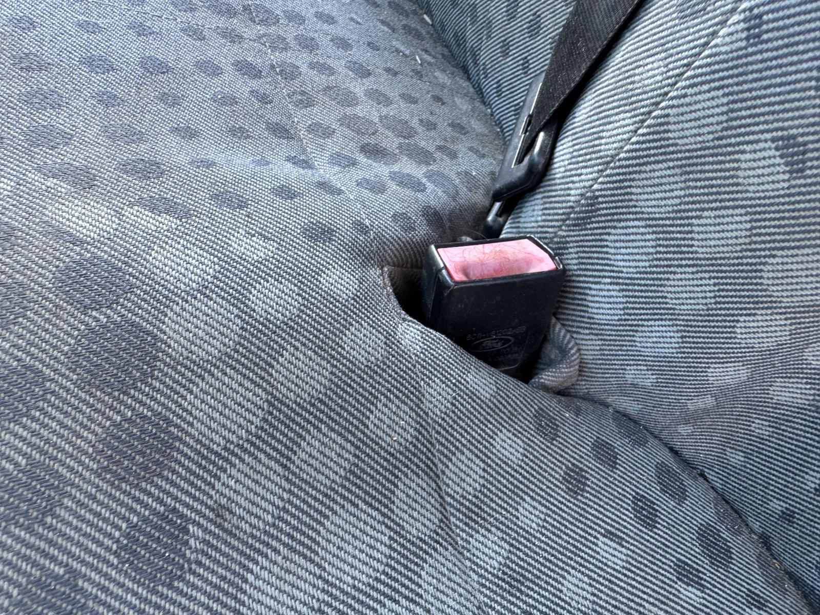 View FORD TRANSIT 2006 2 Door Van Breaking