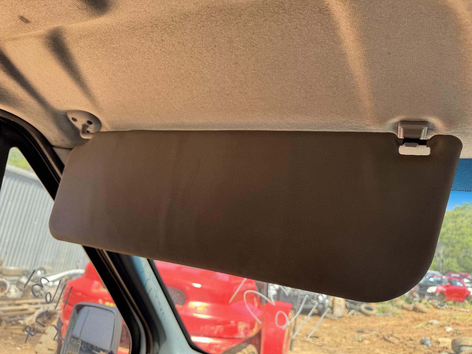 View FORD TRANSIT 2006 2 Door Van Breaking