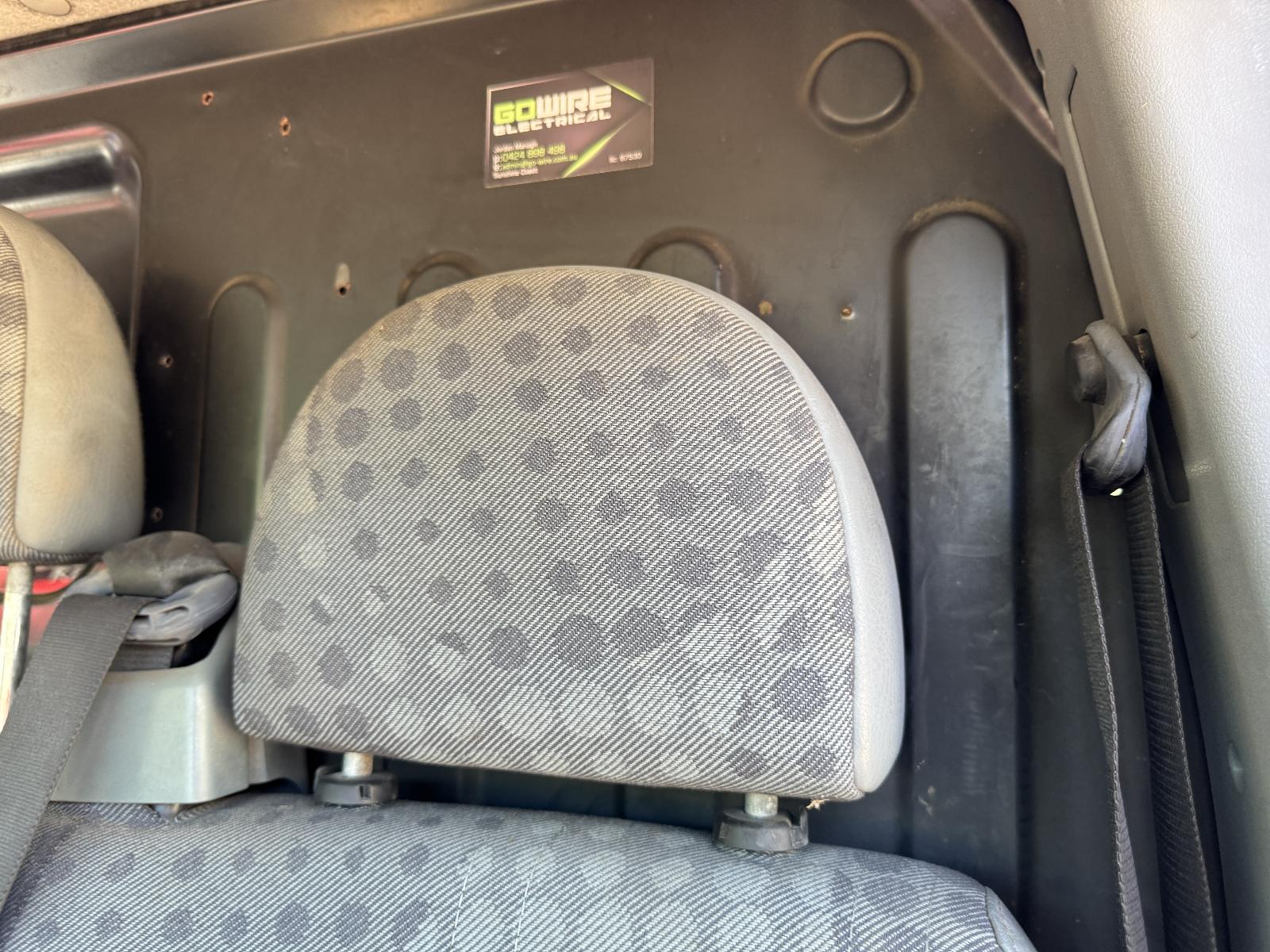 View FORD TRANSIT 2006 2 Door Van Breaking